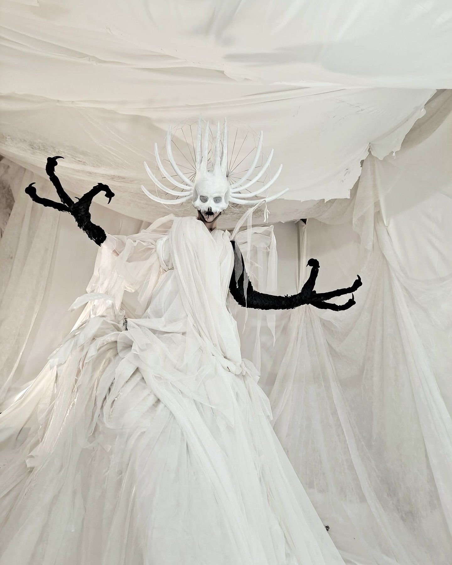 Final costumes for Tuonetar and a Tree Being designed by me for the @tampereenylioppilasteatteri production &quot;Kalmankorpi&quot;, an immersive horror show based on finnish mythology in october 2022