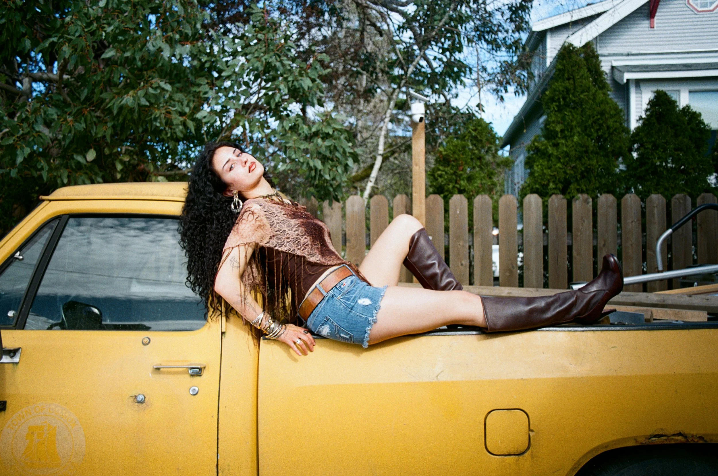 Model: Aleka 