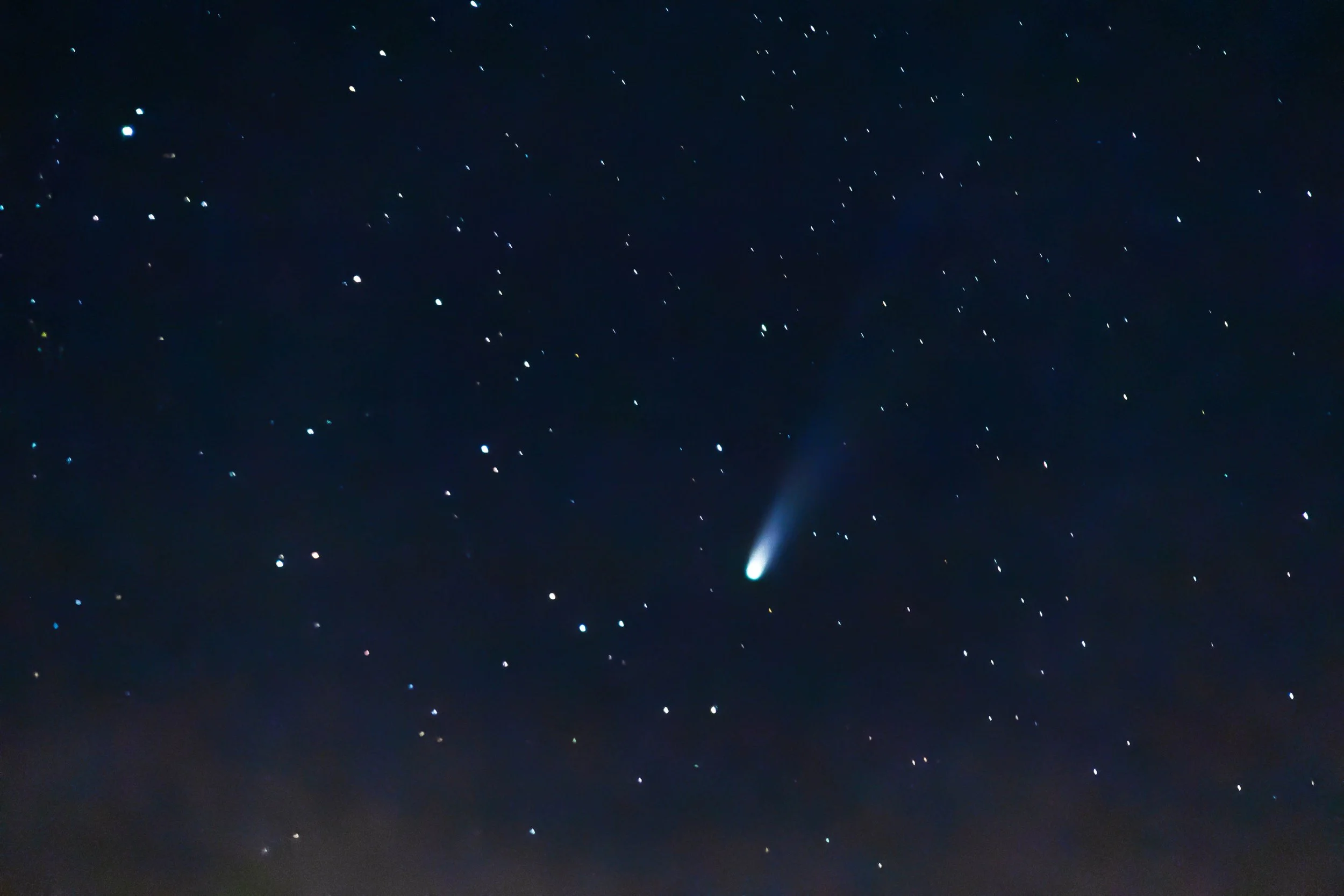 🌌 Astrophotography on a Budget: How I Captured a Comet With Simple Camera Gear