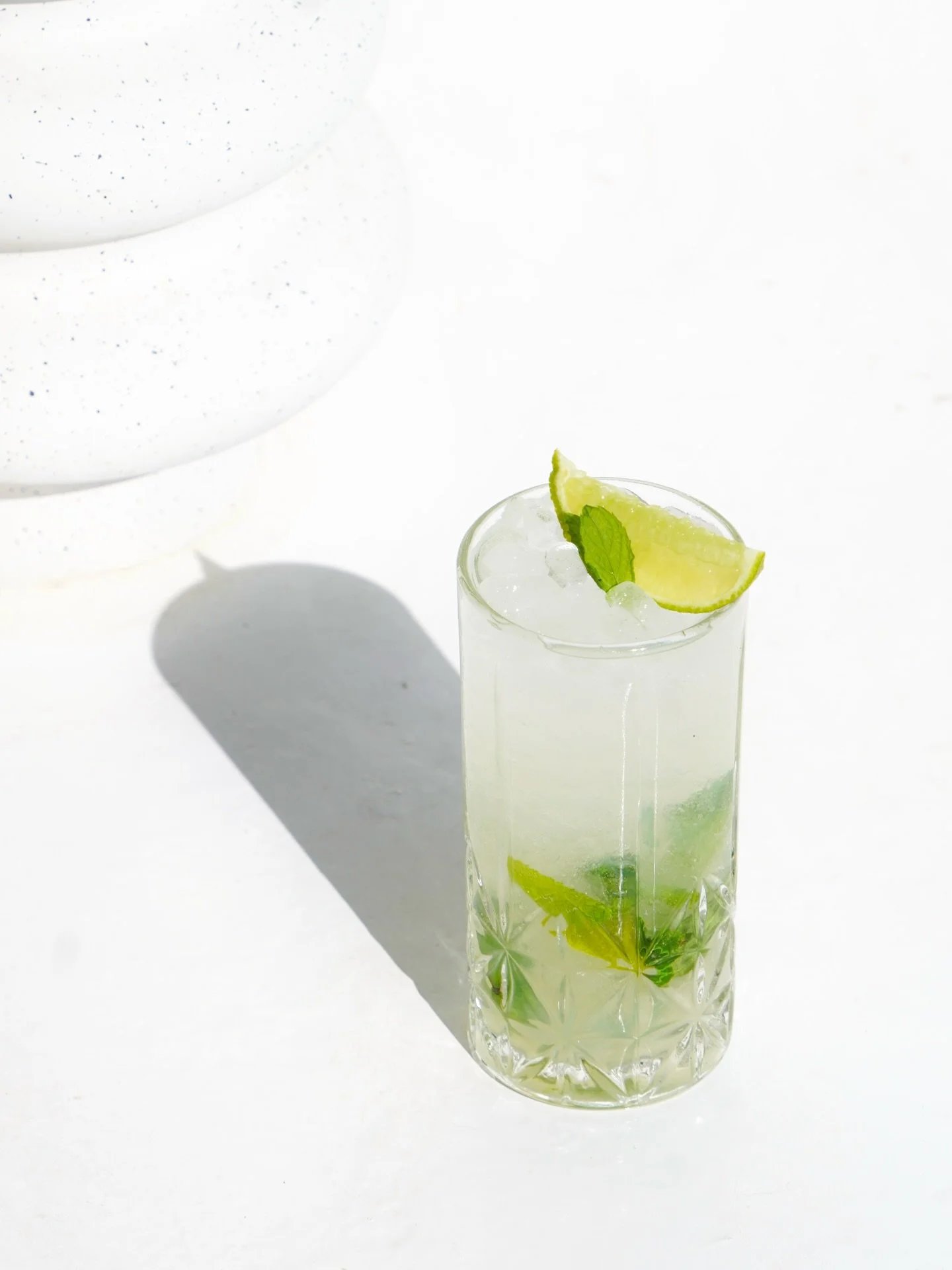 🚶🚶&zwj;♀️ Koutouloufari 🔄 Hersonissos
A pit stop to cool down🌿🍸

Our Classic Mojito is the perfect mix of rum, mint, and lime for those hot summer days☀️🍹

See you at Alibi Cocktail House!

#AlibiCocktailHouse #Crete #Mojito #Hersonissos #Kouto