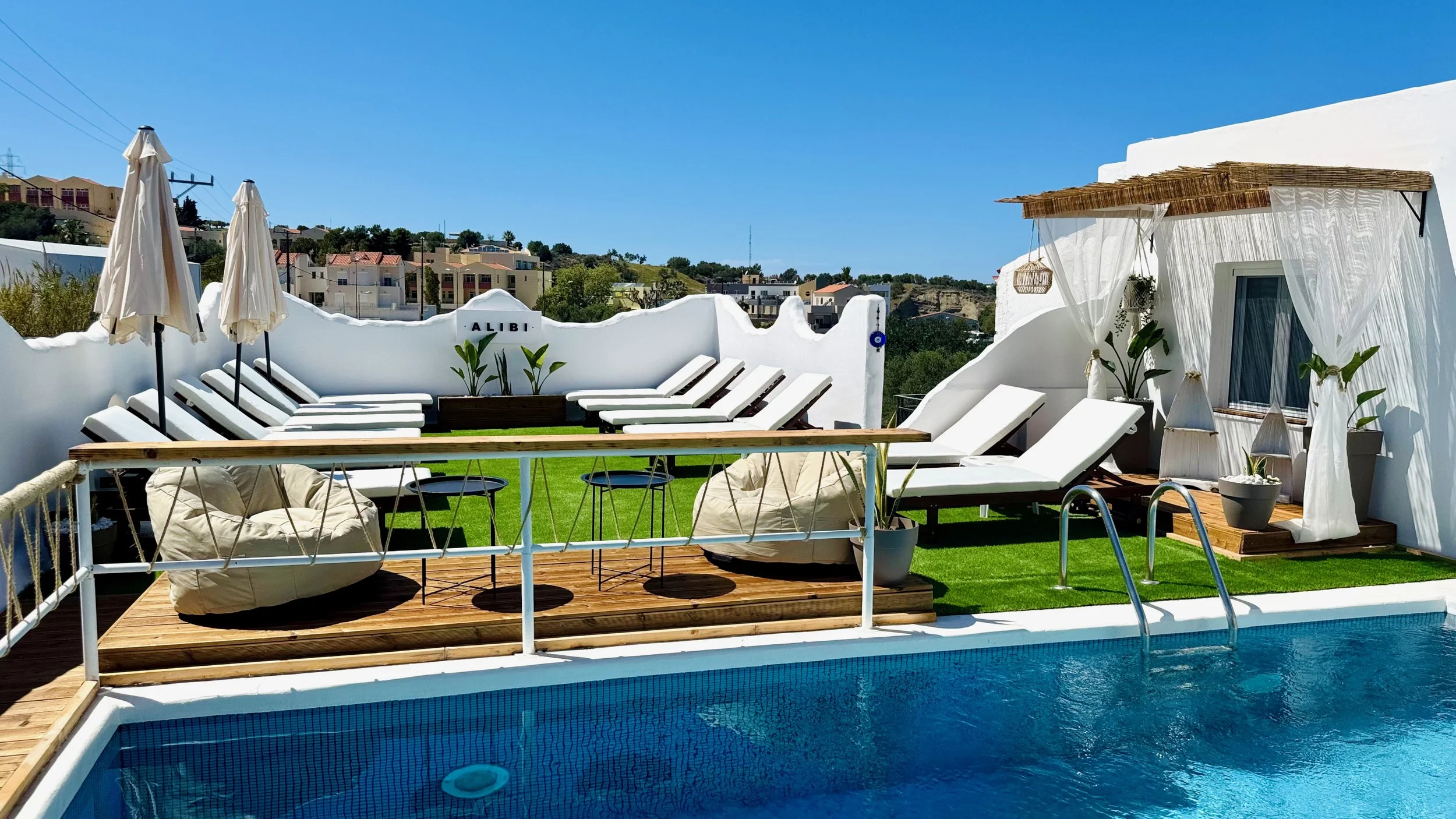 Discover our charming Hersonissos apartments. Stunning views, cozy stays, and the perfect Greek holiday. Book your unforgettable getaway today!