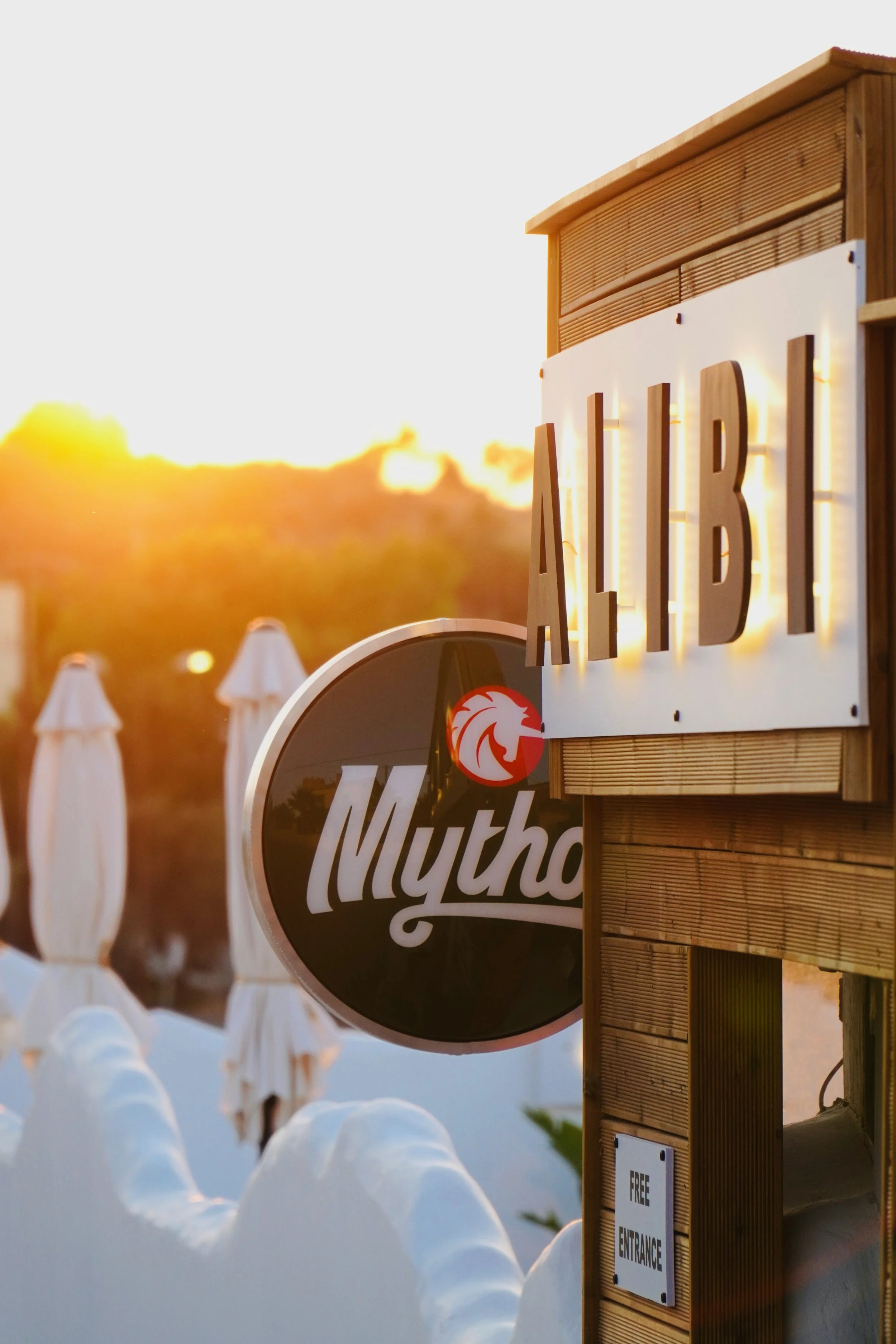 Discover our charming Hersonissos apartments. Stunning views, cozy stays, and the perfect Greek holiday. Book your unforgettable getaway today!