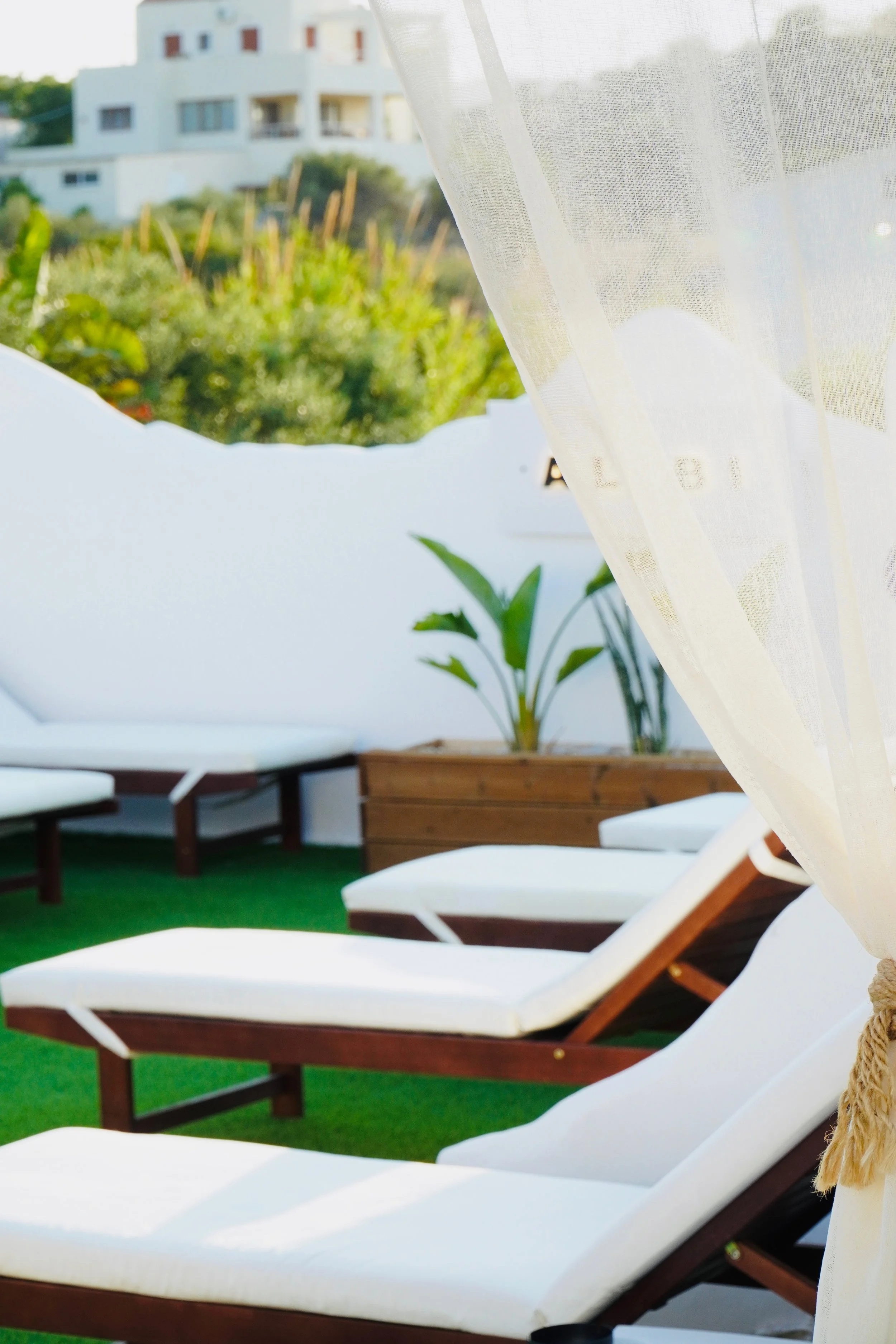 Discover our charming Hersonissos apartments. Stunning views, cozy stays, and the perfect Greek holiday. Book your unforgettable getaway today!