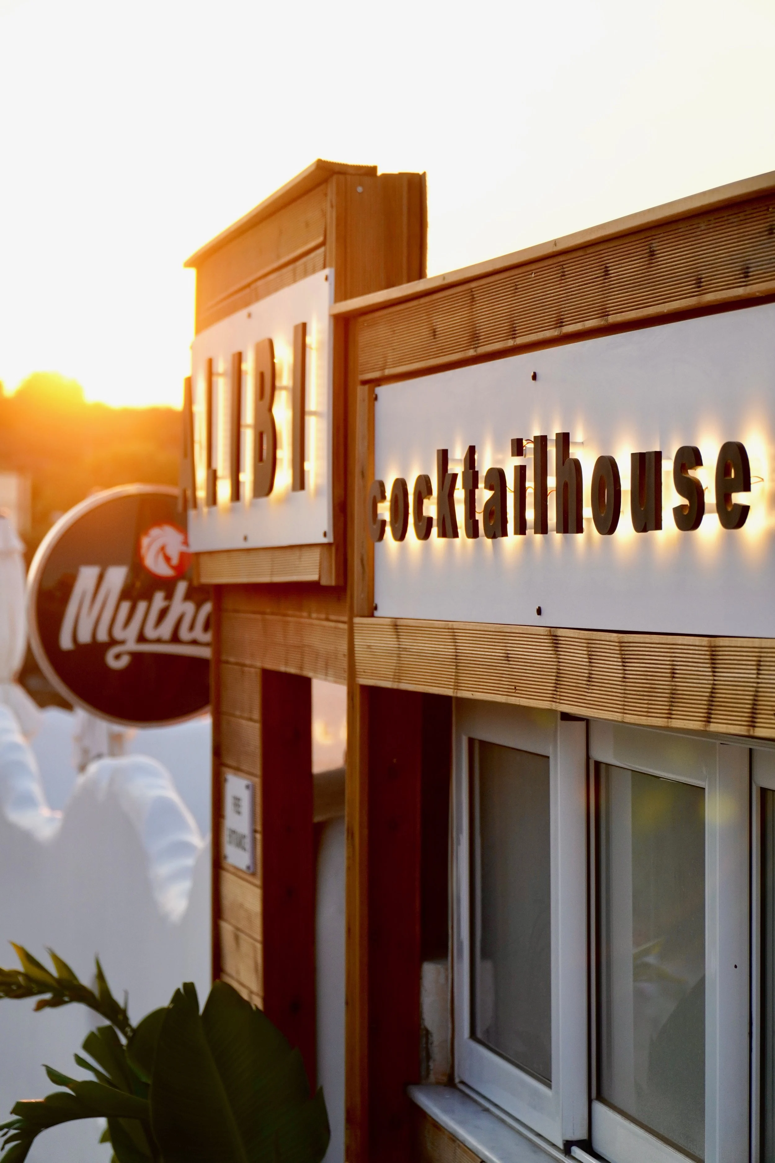 Discover our charming Hersonissos apartments. Stunning views, cozy stays, and the perfect Greek holiday. Book your unforgettable getaway today!