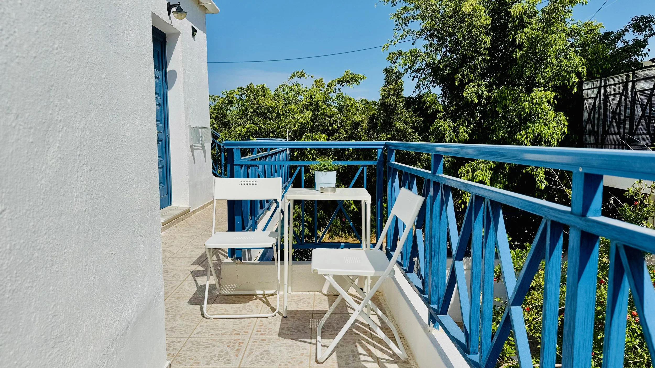 Discover our charming Hersonissos apartments. Stunning views, cozy stays, and the perfect Greek holiday. Book your unforgettable getaway today!