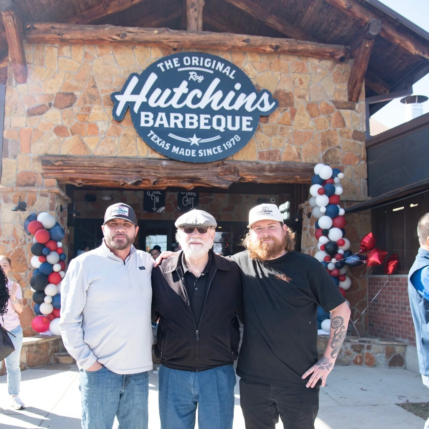 Our new location in Arlington, TX is OPEN! ✂️🎉

A HUGE thank you to everyone who joined us at our Grand Opening &amp; Ribbon Cutting event 🙏 

Thank you to
@greaterarlingtontx 
@cocacolaswb 
@971theeagle 
@cakesbysarahllc 
@missarlington.tx 
@mmbbq