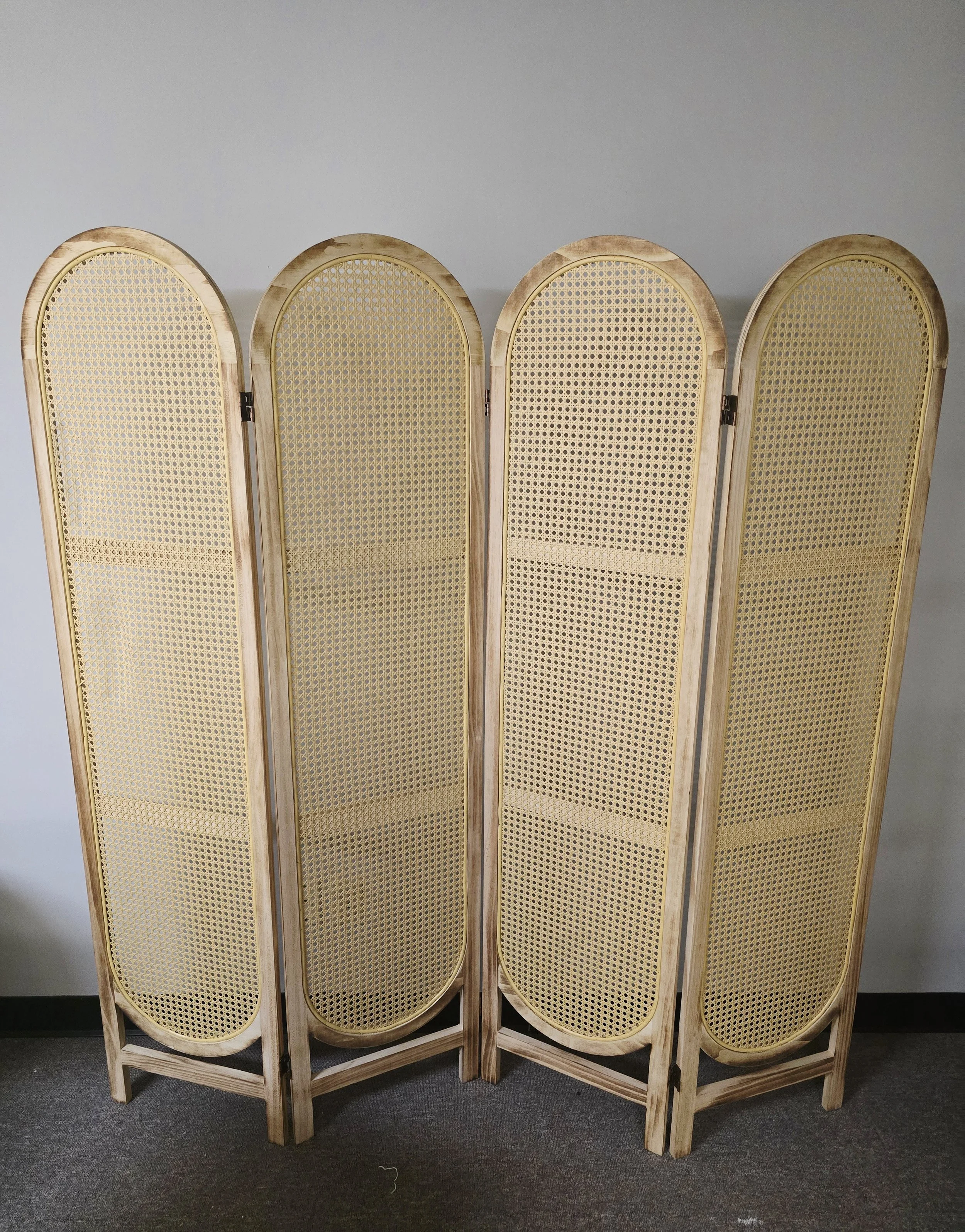 Arched Rattan Wall