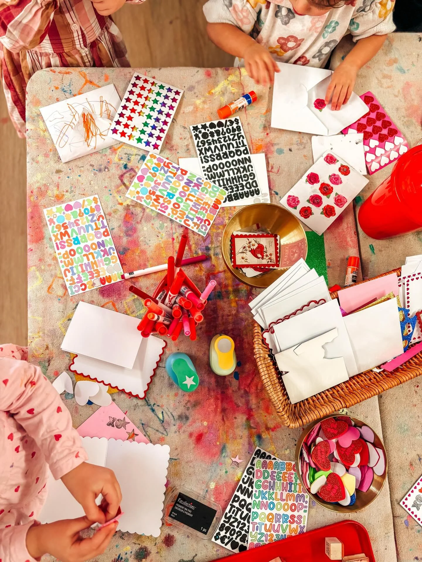 I love a good table filled with stamps, stickers and creative minds ❤️
The number one person these littles made Valentines for is: MOM!