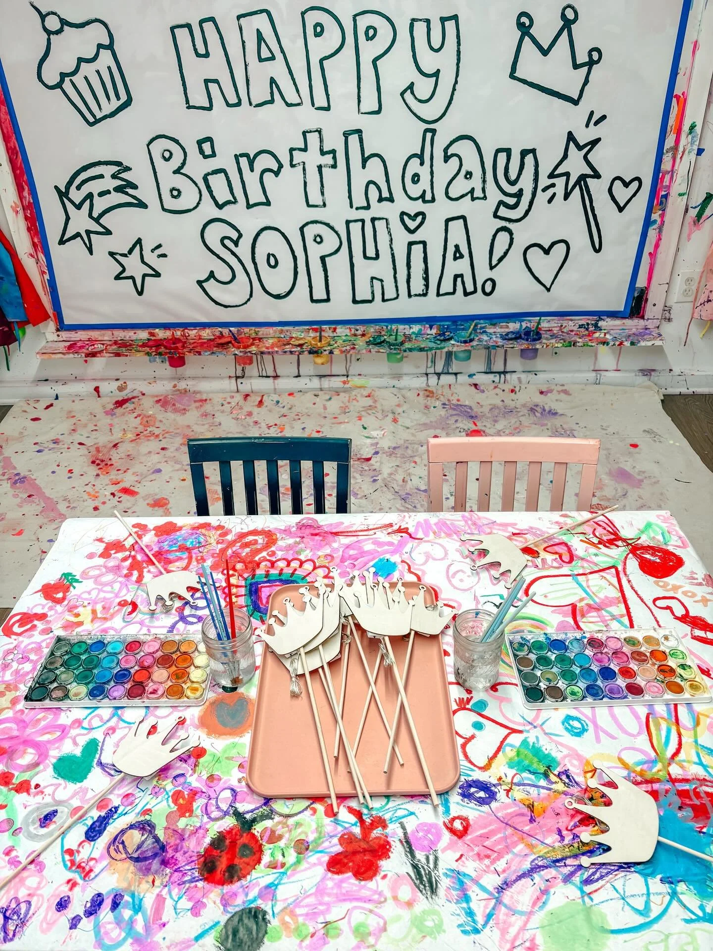 Best way to spend a weekend. 🎉 Party with us, any age art parties available!