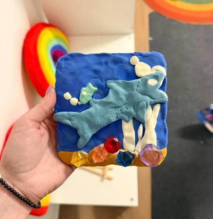 Art Club clay canvases 🔥🔥🔥

Wednesday afterschool we have one last session of Art Club! Art club works on multiple choice based projects&hellip;projects that expand week to week and also have options for one off projects like these with bigger pro