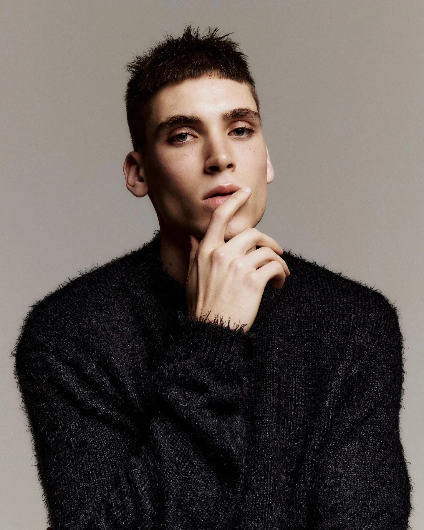 COMING SOON⚡️
VINICIUS ( @beckervini ) Is available for bookings in Colombia 🖤🇨🇴
.
@rowmgmt
.
Visit our website www.rowmgmt.com
Contact Us hello@rowmgmt.com
.
#model #models #modelagency #rowmgmt #colombianmodels #brasilianmodels