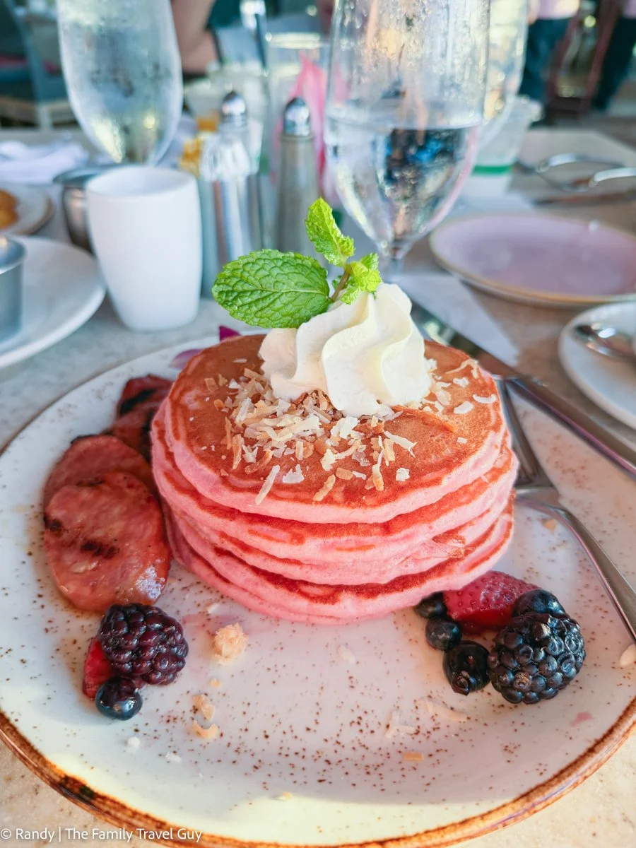royal-hawaiian-family-trip-review-marriott-stars-bonvoy-titanium-breakfast-surf-lanai-2.jpg