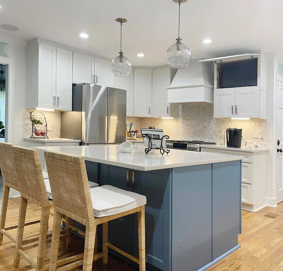 Where the heart of fall begins 🍁
From warm meals to cooler nights, your kitchen is where the season unfolds. With timeless cabinetry and a touch of color, this space makes every fall moment feel right at home.
#MacDonaldCabinet #FallFeels #HomeFor