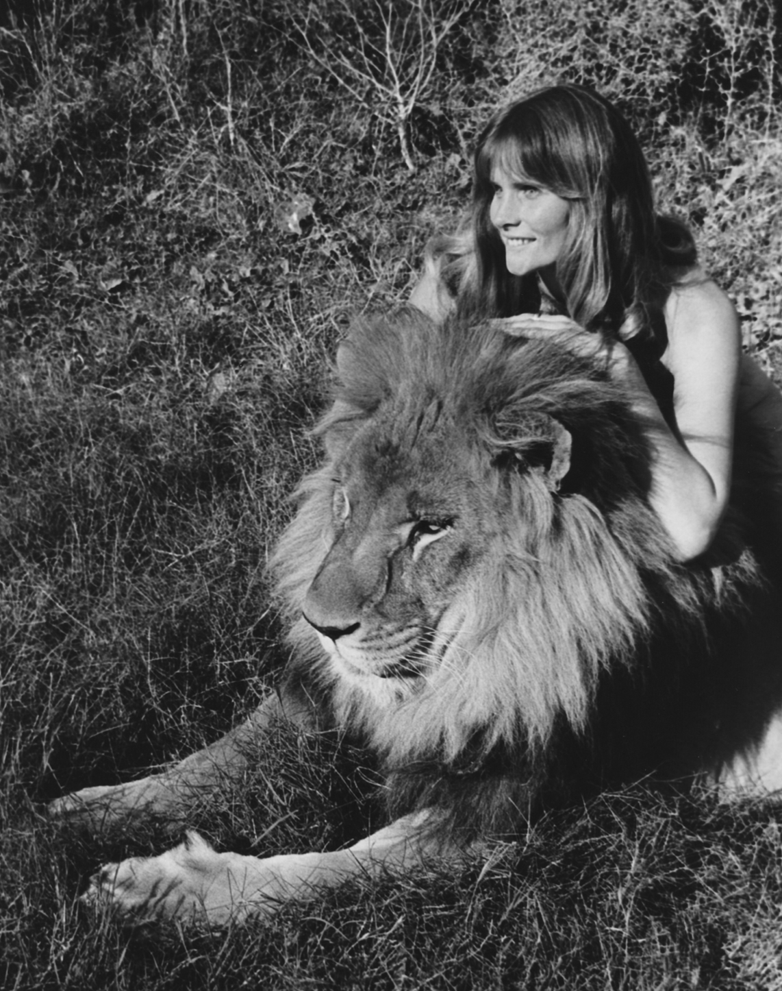 Susan Backlinie with The Giant