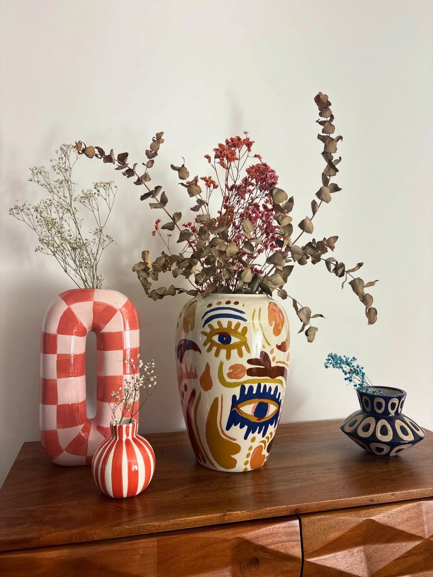 Jarrones disponibles 🏺✨
Dise&ntilde;os &uacute;nicos que le dan personalidad a cualquier espacio. Perfectos para decorar salas, entradas o repisas.

Unidades limitadas.
Para precios, medidas y env&iacute;os en nuestra web 

#Jarrones #Decoraci&oacut