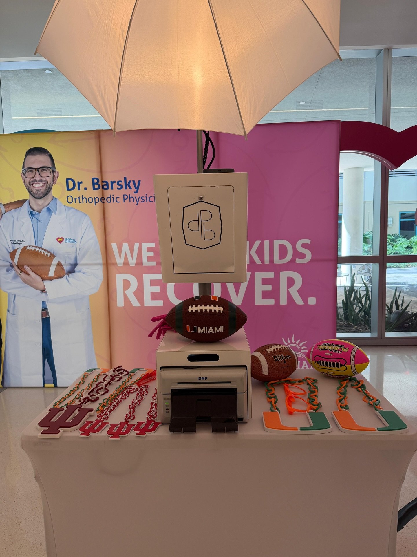 IT&rsquo;S GAME DAY BABY!! At Dipp Photobooth, it&rsquo;s all about U. Whether we are celebrating your wedding, an annual corporate event, or something happening right in your neighborhood&hellip; we will always make it about U!  Good luck to @univmi