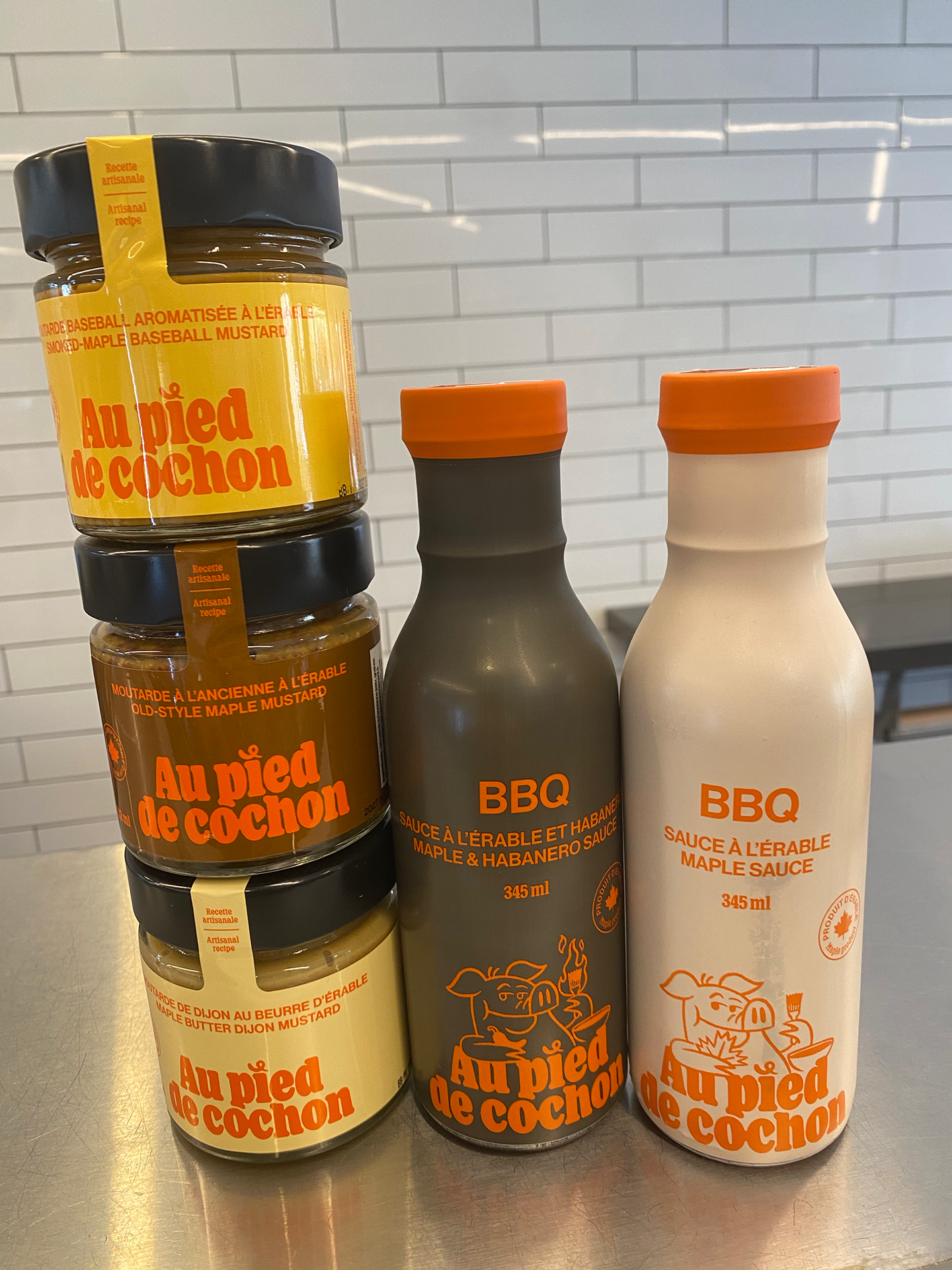 Au Pied de Cochon Condiments