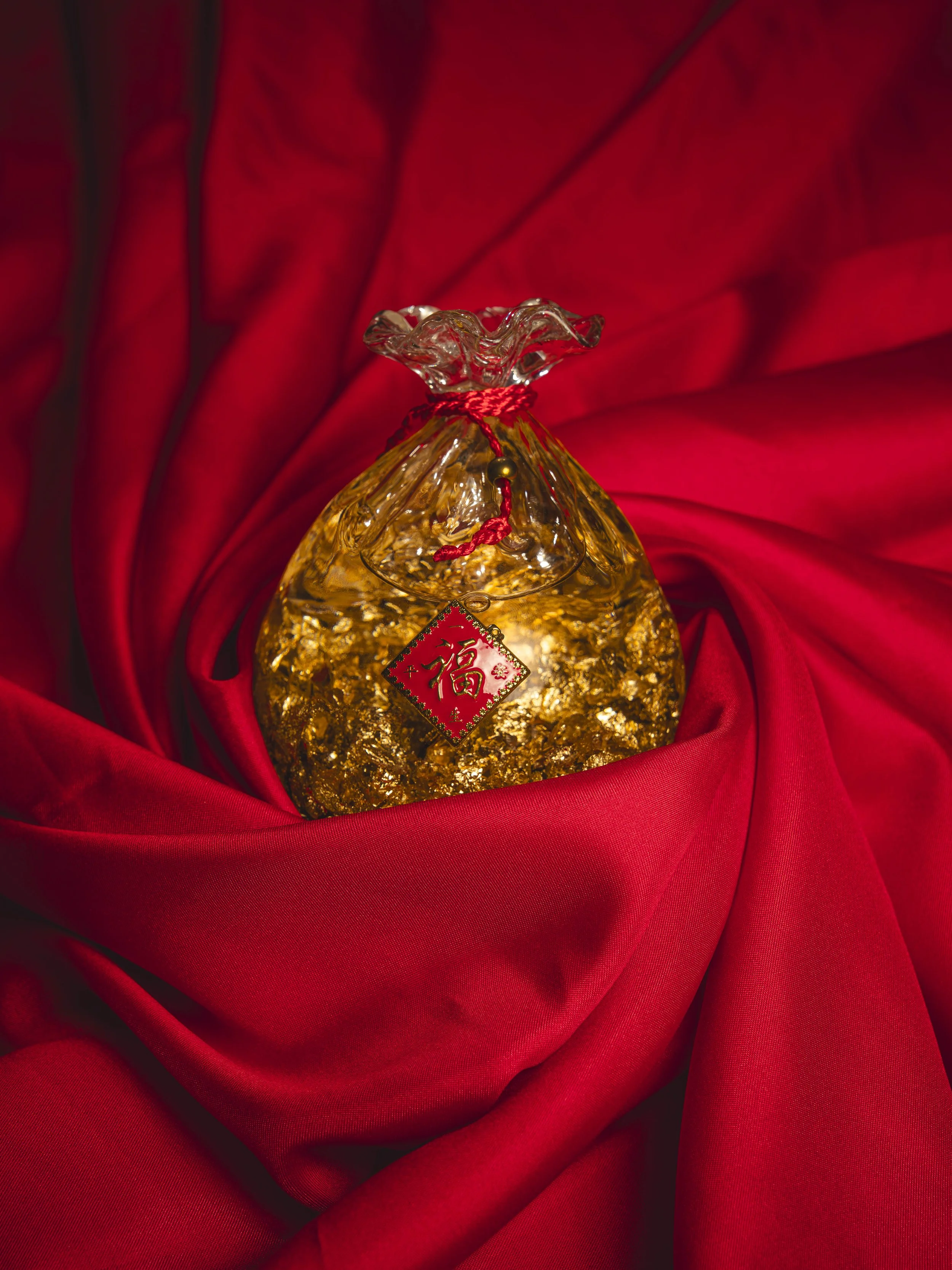 RED & GOLD // By RICHIE LAM // 1