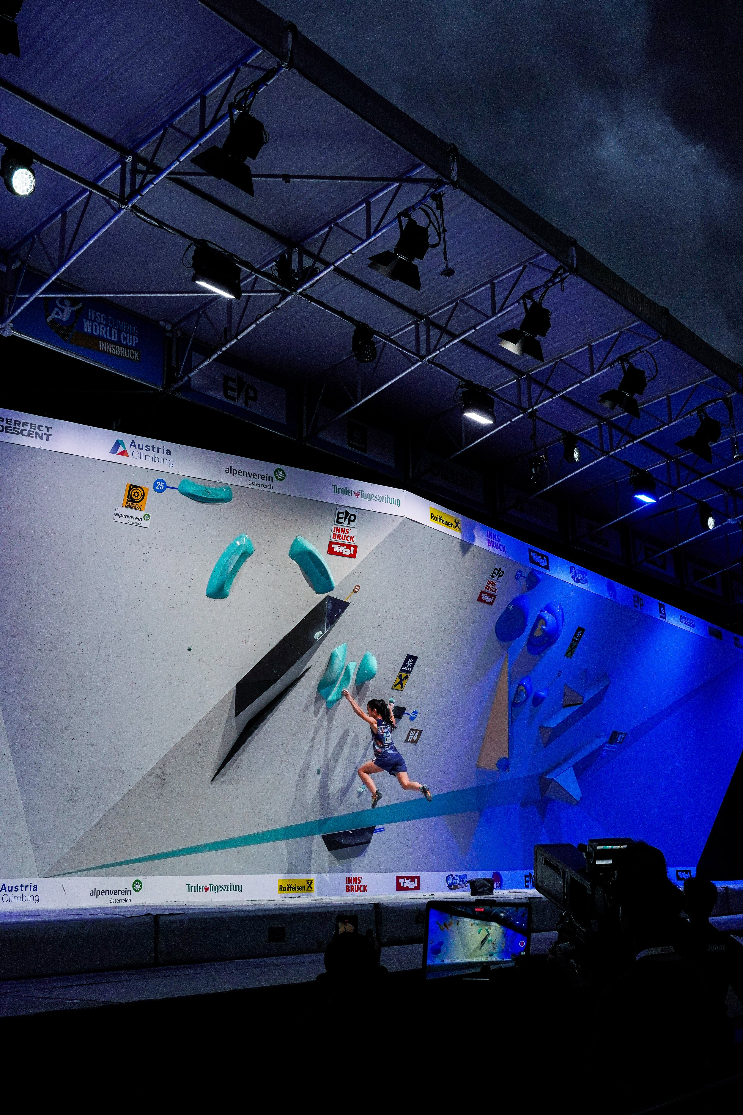 Womens Boulder Finals 239.jpeg