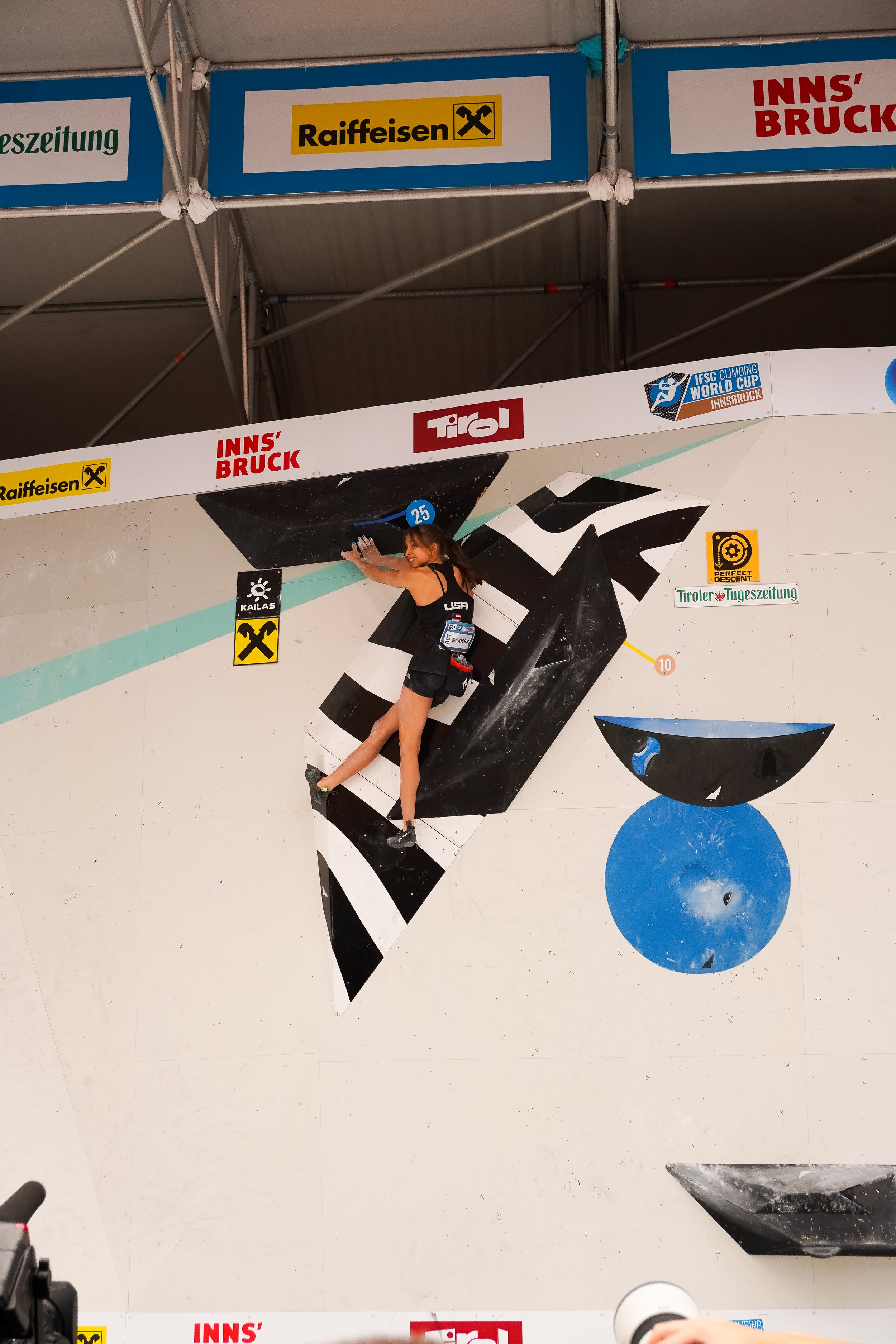 Womens Boulder Semis 059.jpg