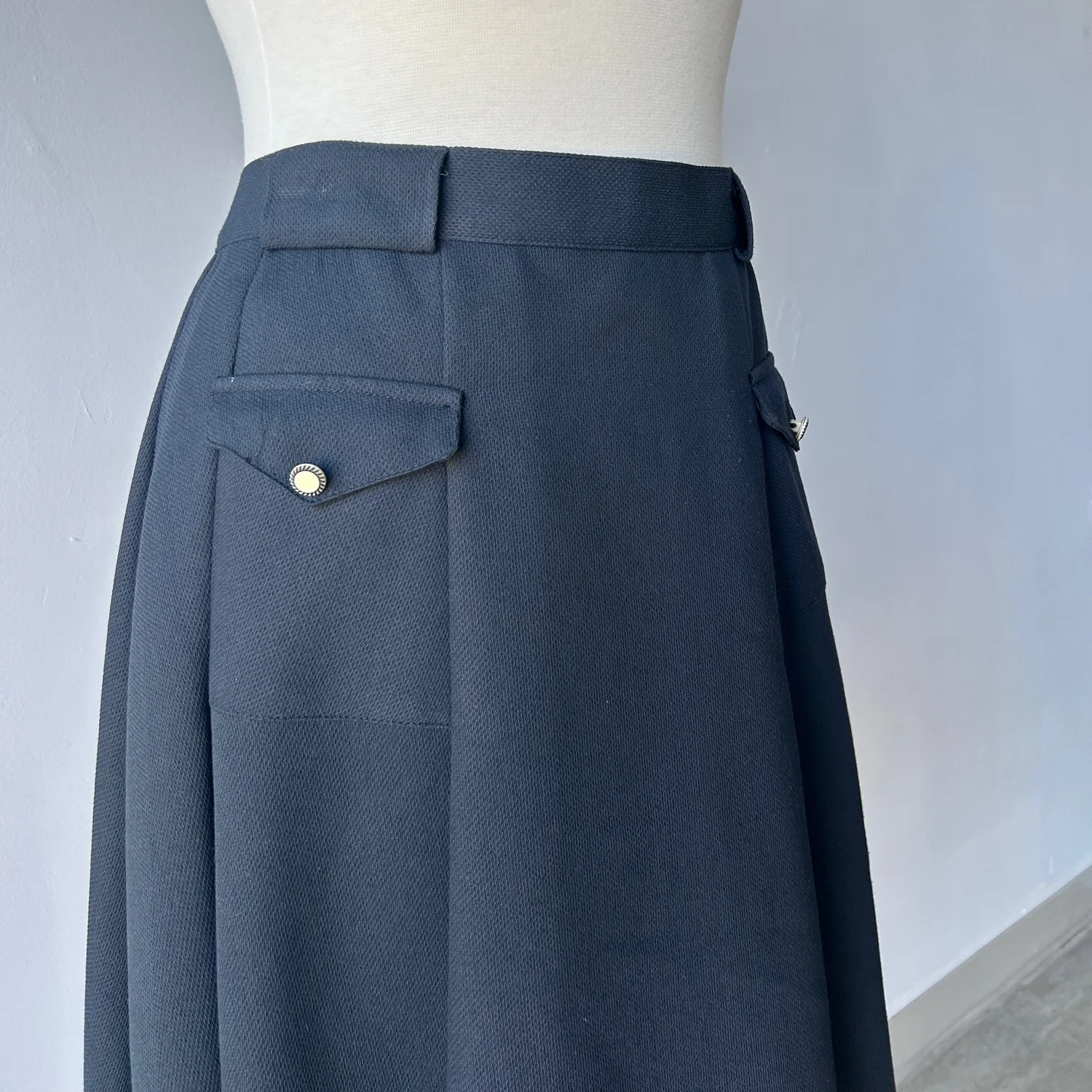 Navy Skirt With Front Pockets — The Back Row