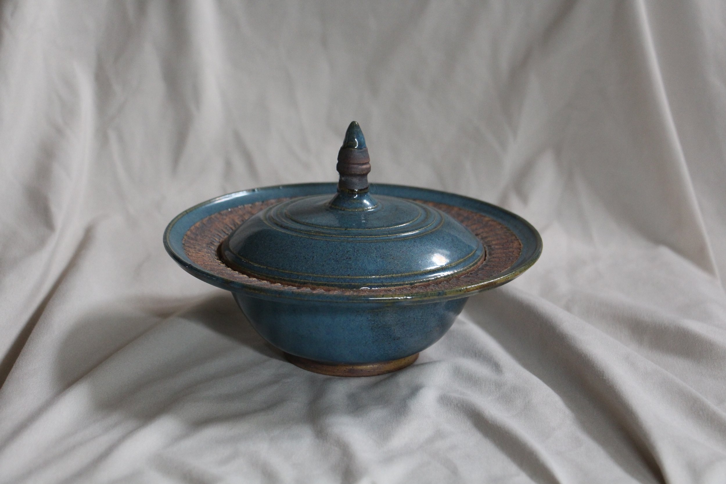 studio art pottery blue with lid