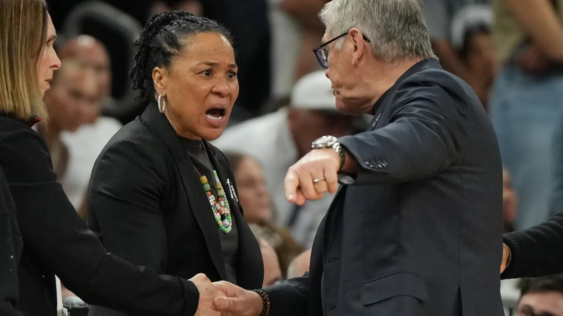 Geno Auriemma vs Dawn Staley