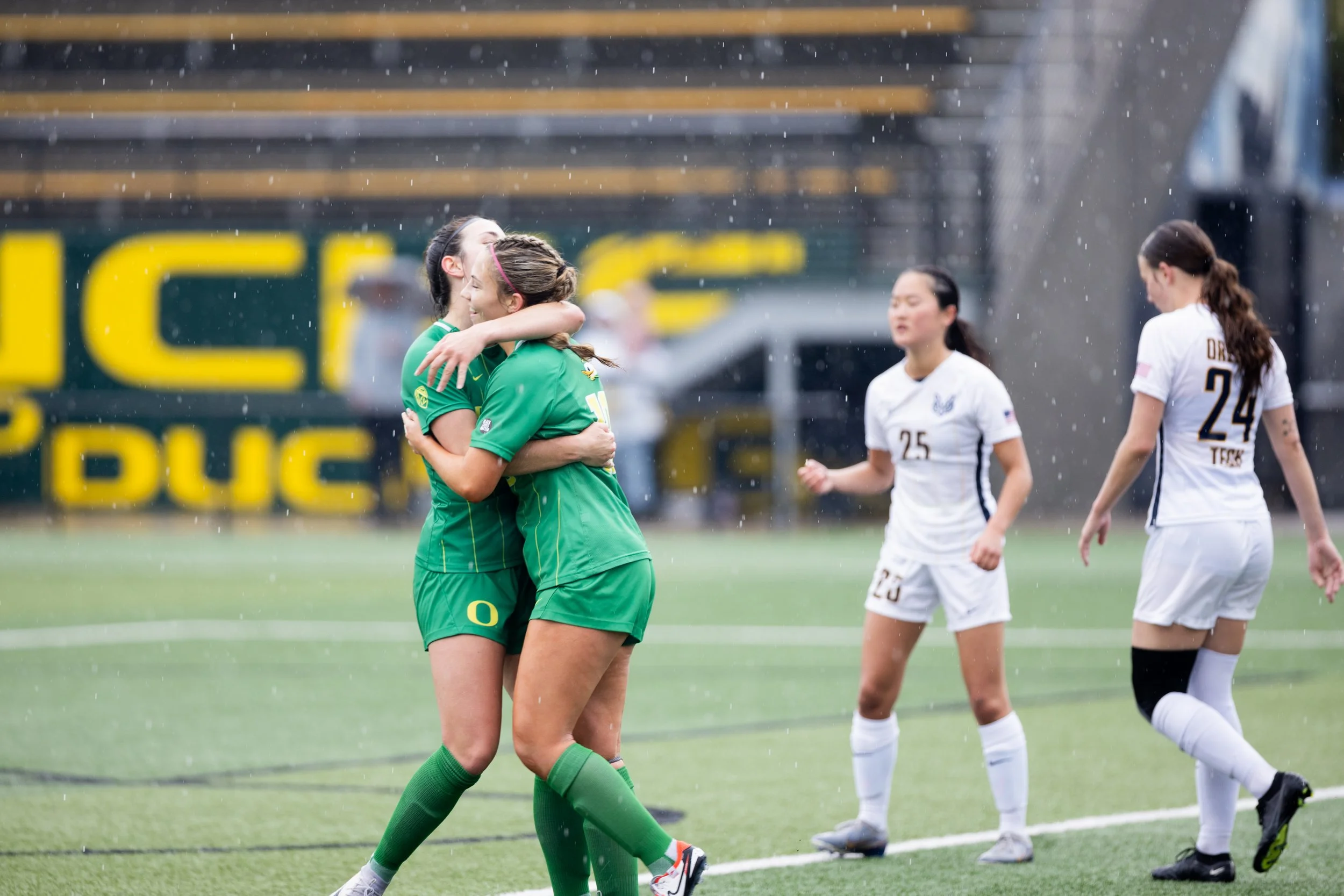 2024.04.16.EMG.KSF.UO_WomensSoccer_OregonTech_SpringGame-10.jpg