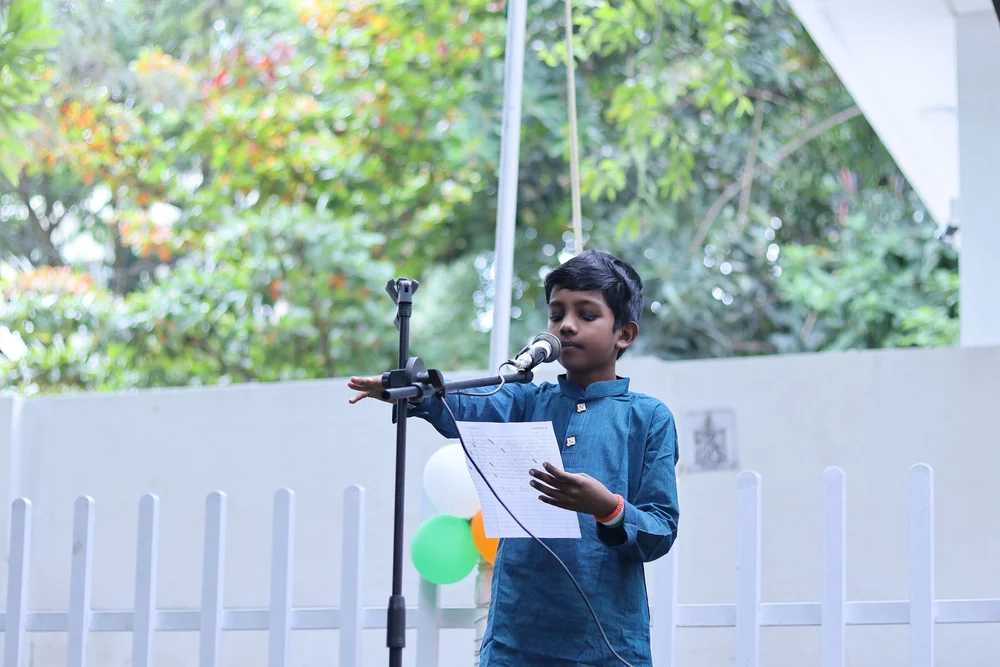 Nithil recites pledge