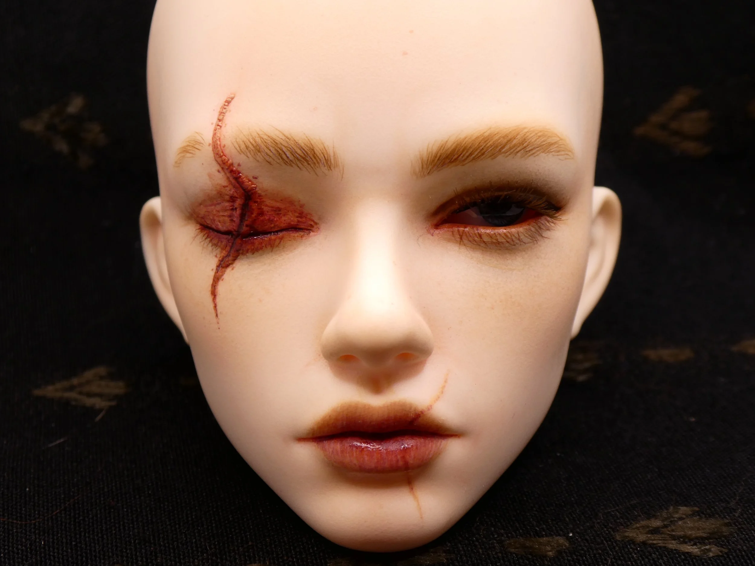 Iplehouse Elle
 
Closed eye scar mod with faceup and eyes