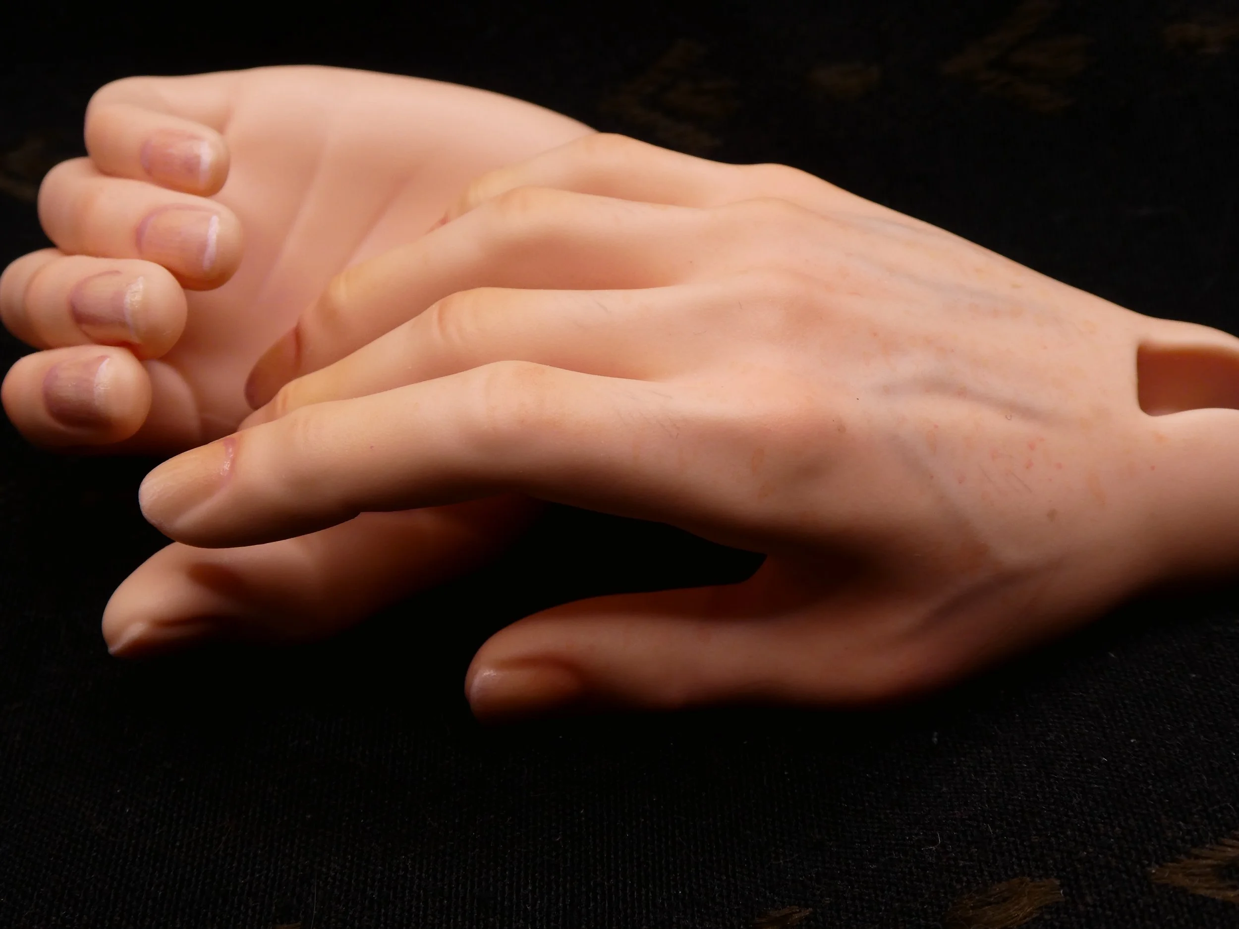 Iplehouse Realistic Male Hand Blushing