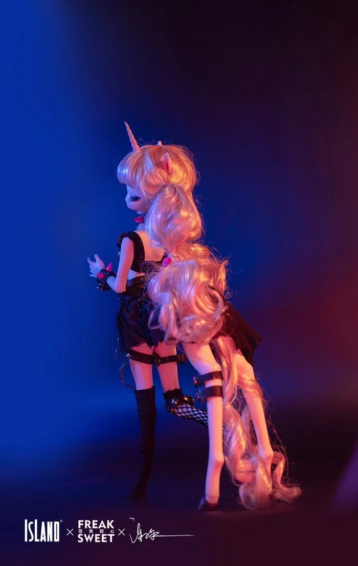 island_freaksweet_05.jpg