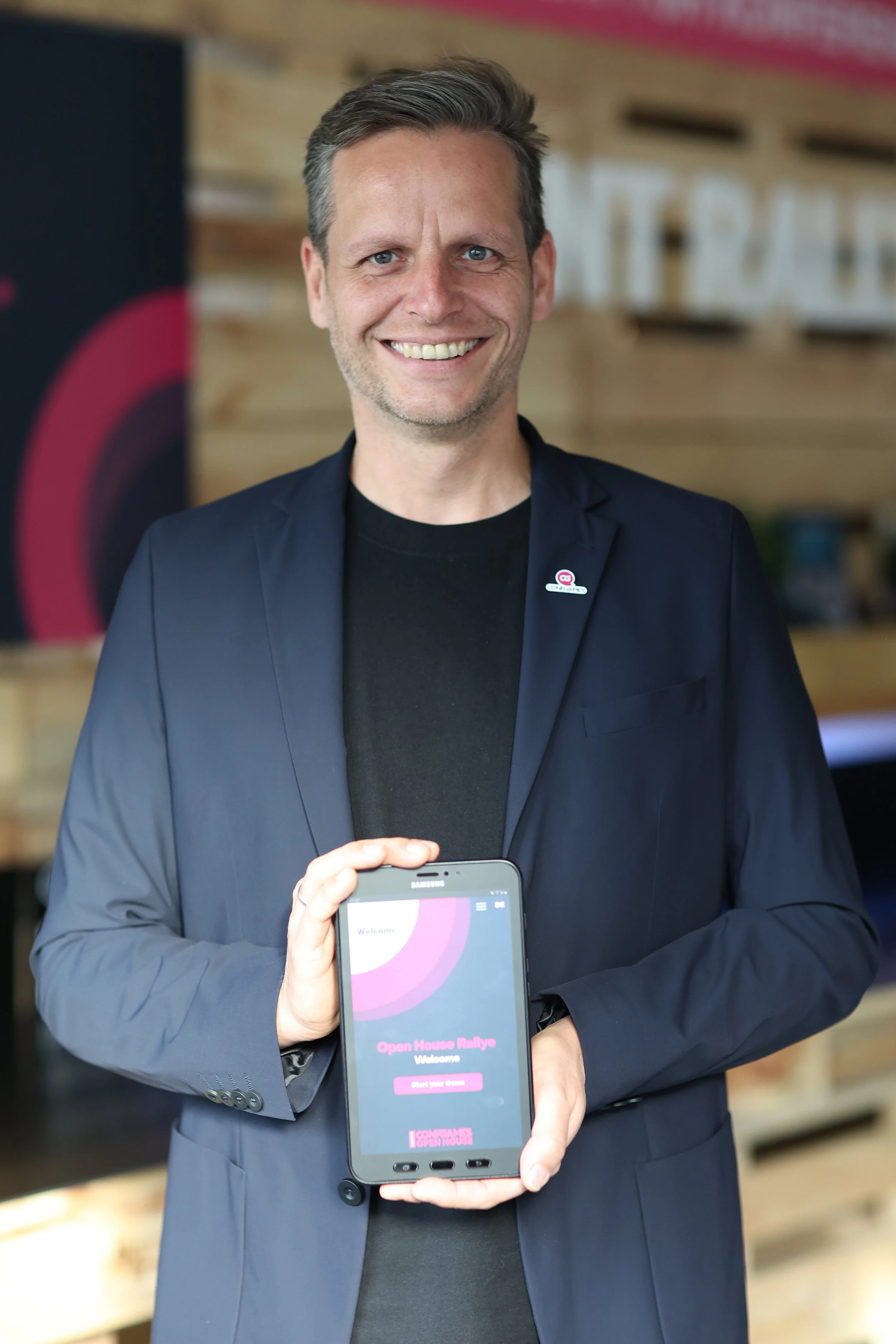 Kein Chef, kein Hype – und trotzdem ganz vorne: Stefan Queißer über ostec, Holakratie und die KI-Zukunft Dresdens