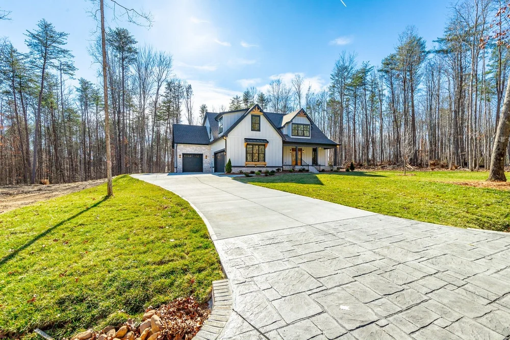 Downsizing: How to Know When It’s Time for Your Next Chapter 