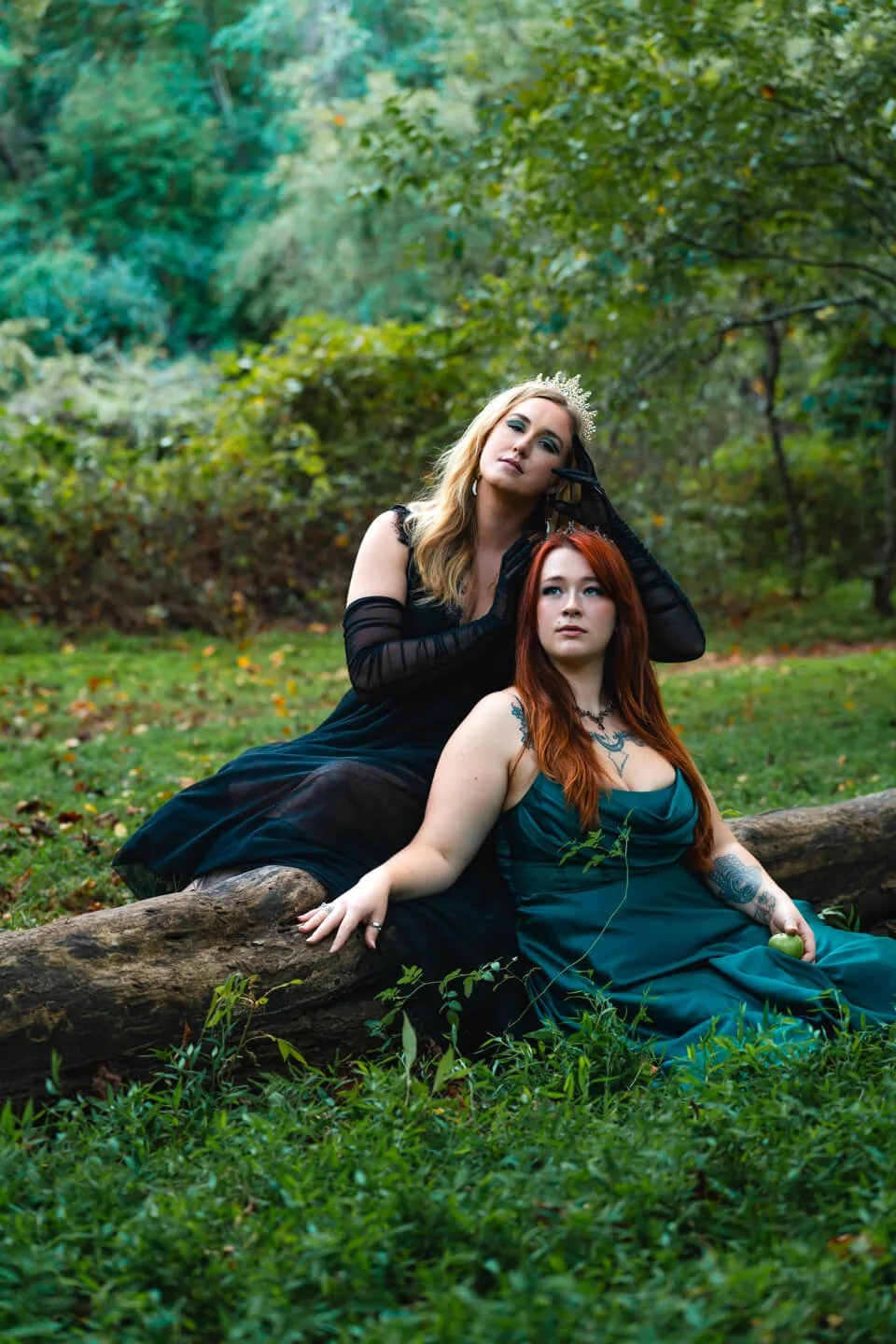 Creative photography in Asheville, NC. Asheville Elevated Photography is here to bring your vision to life. Grab you friends and lets capture a moody yet enchanted photoshoot in the Blue Ridge Mountains.