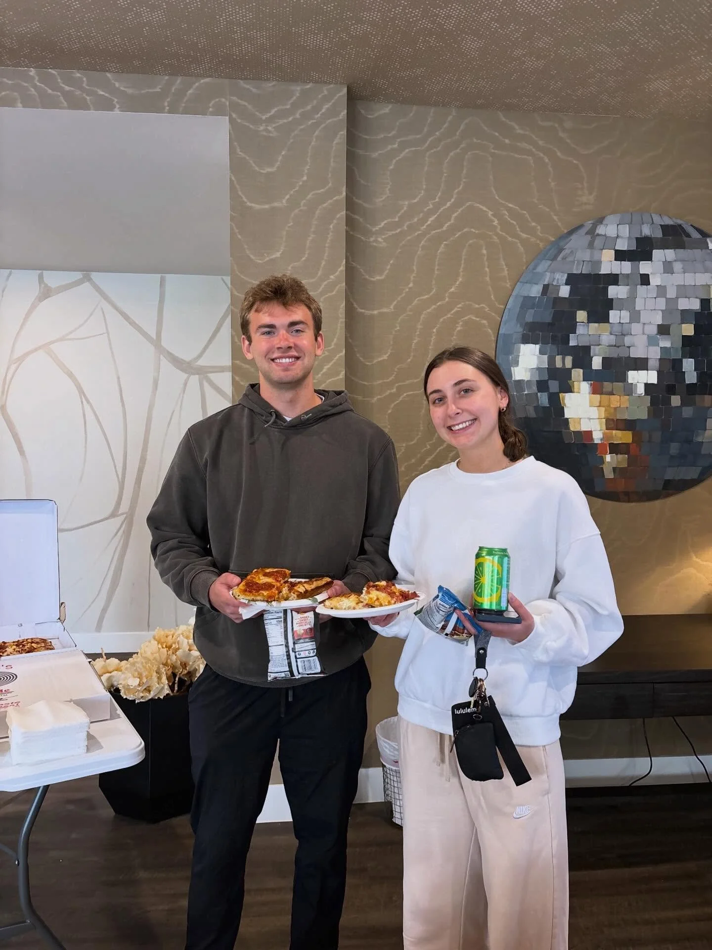 ✨ Thank you to our wonderful residents for coming out to the Clubhouse Kick Back! ✨

Make sure you&rsquo;re follow @gatewayloftscincinnati for upcoming events, giveaways, and special announcements! 

#gatewayloftscincinnati #cincinnatiliving #uofcinc