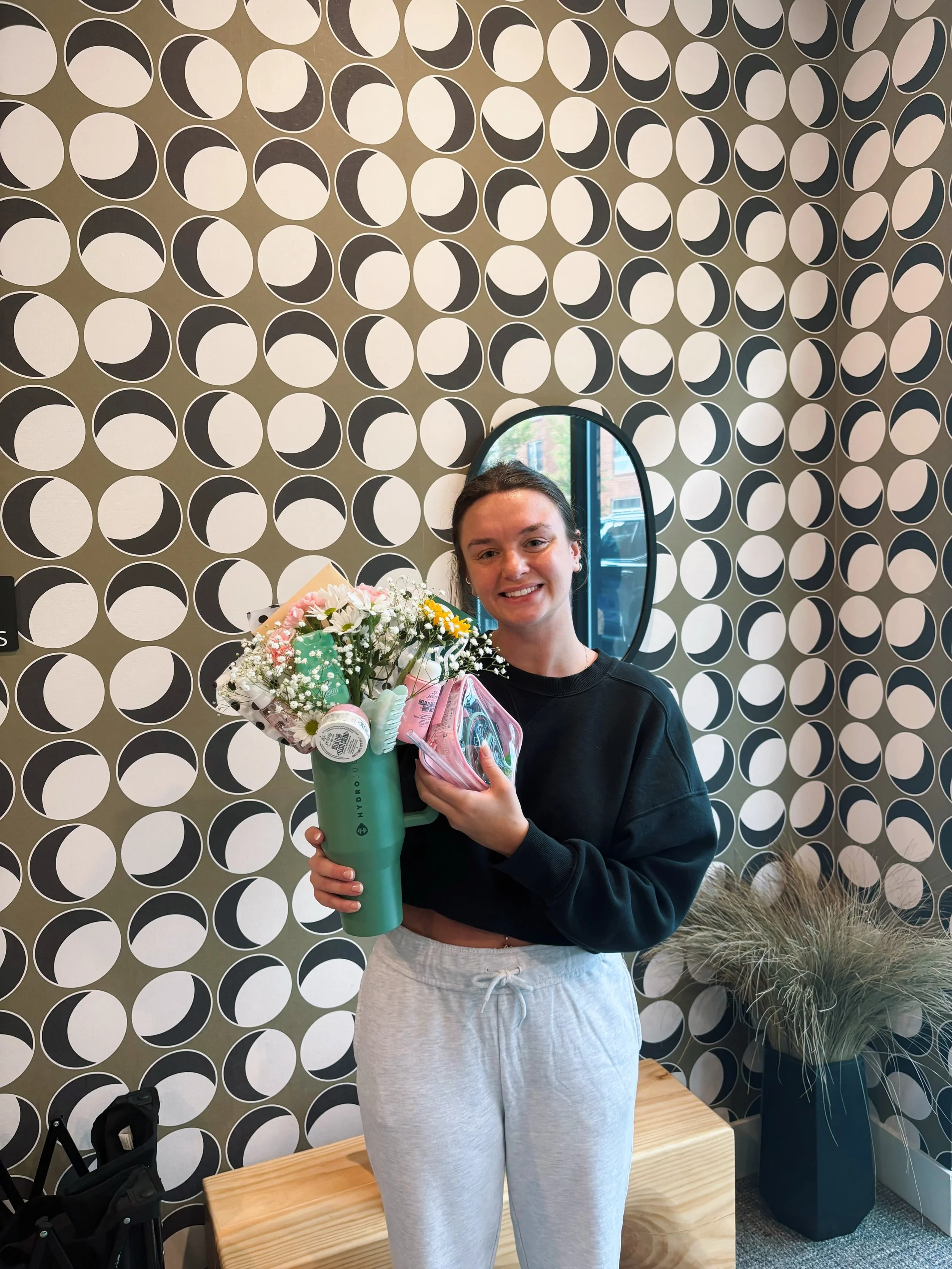 5415 - our difference maker this month 🌸

Emma is one of our residents who showed true responsibility and integrity! We hope our bouquet of goodies shows Emma how much we truly appreciate residents like her 🩷

#ucbearcats #bearcats #bearcatnation #