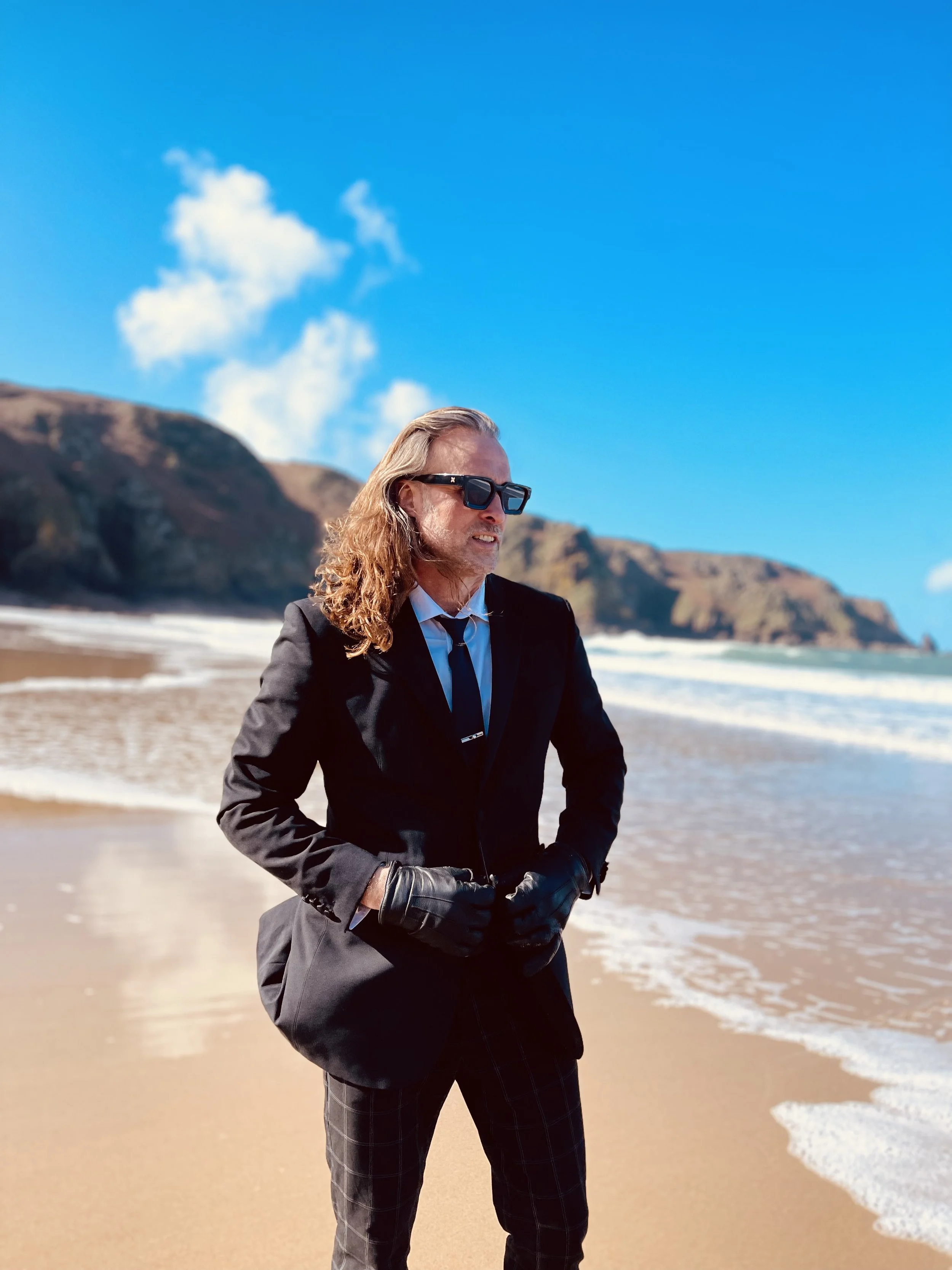 Velvet Vibrations – Frequencies for the Sea When Art Listens to the Ocean