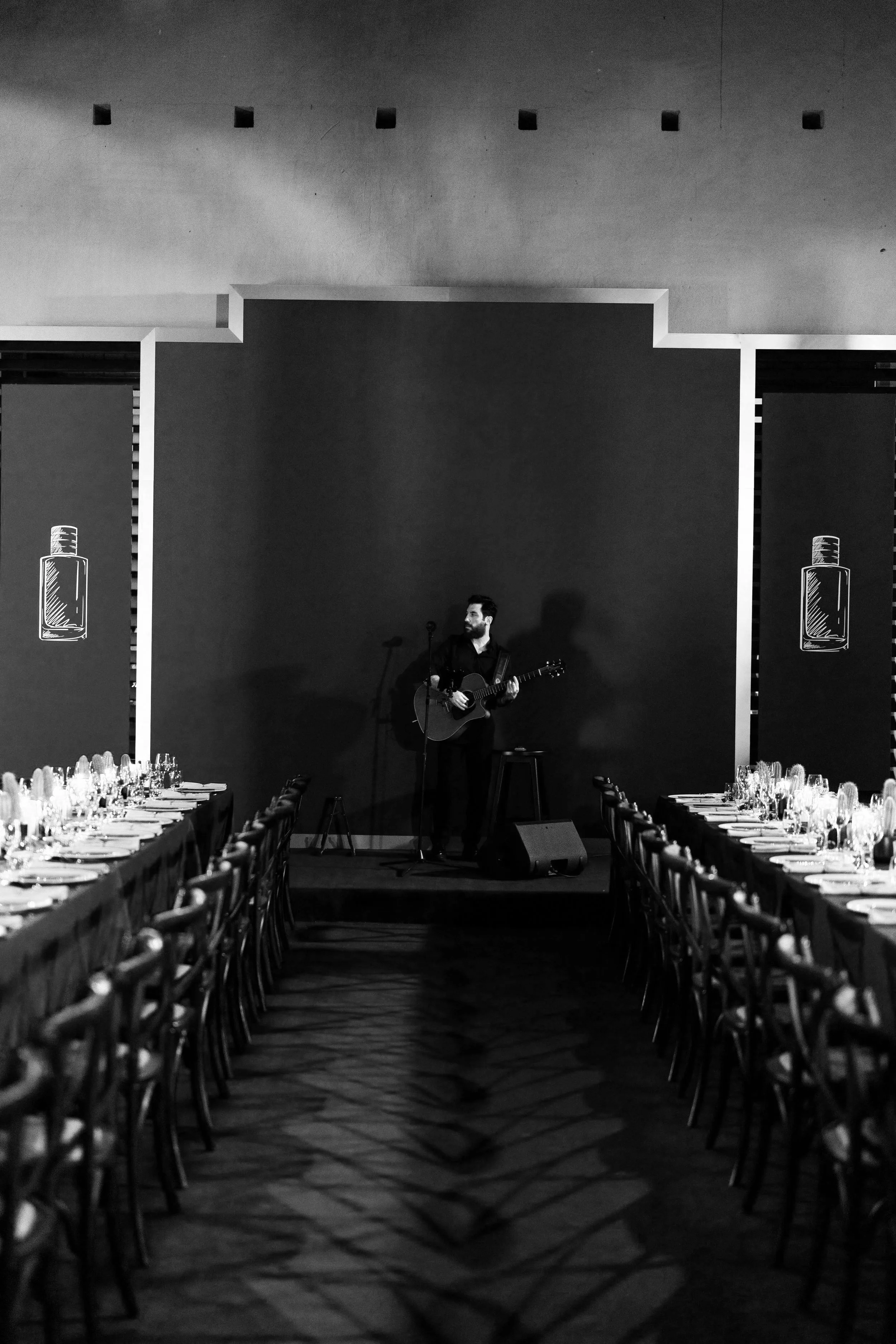 Dior-Event-Stefan-alm-singer-guitarist-dubai-corporate
