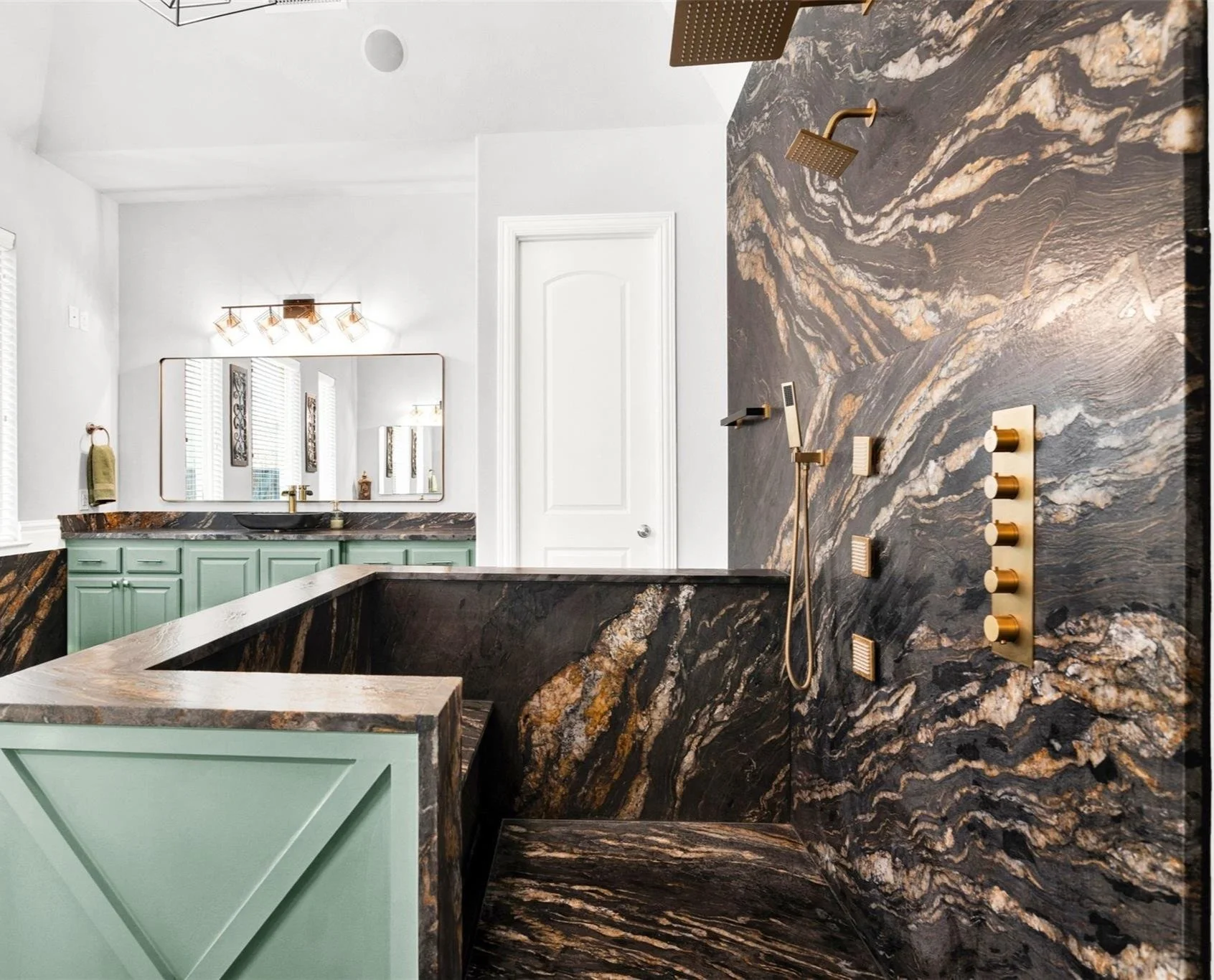 Callander Master Bath2.jpg