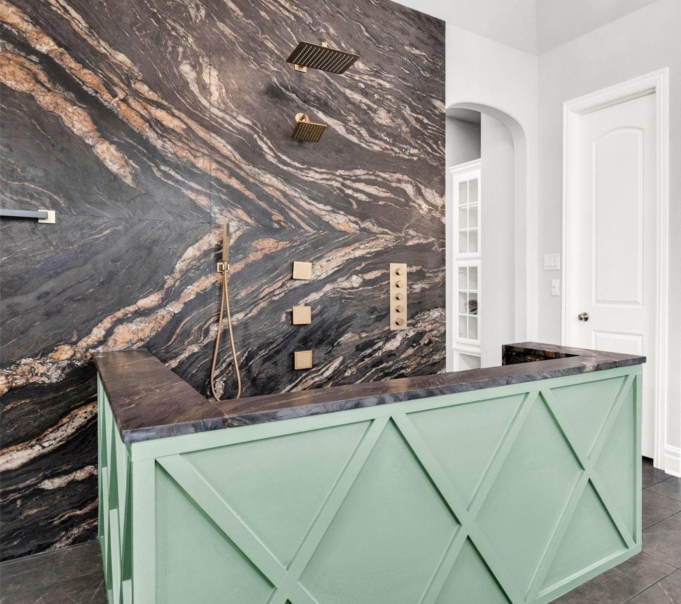 Callander Master Bath4.jpg