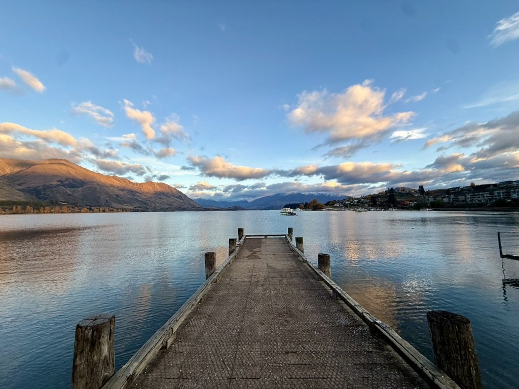 Lake Wanaka New Zealand in the Fall