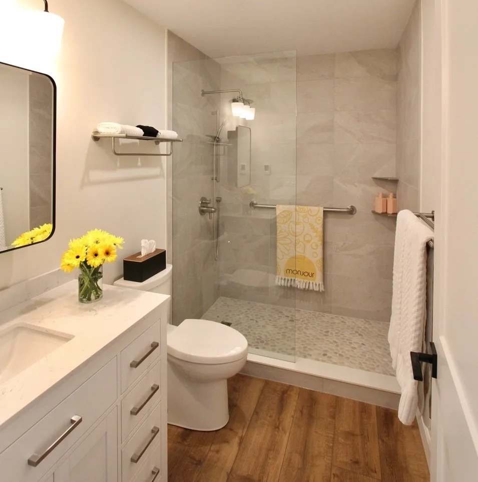 Bathroom Loft Retreat square.JPG