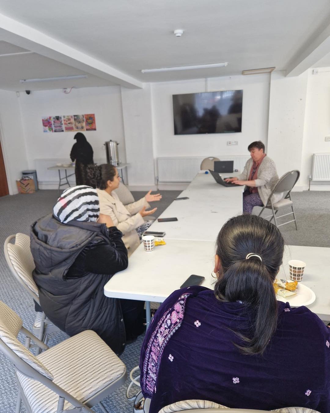 We are delighted to have had Kath from Positive Steps join us at this months ladies' coffee morning! Kath shared invaluable insights about the support Homestart offers to Oldham residents, from school place admissions and appeals to childcare funding