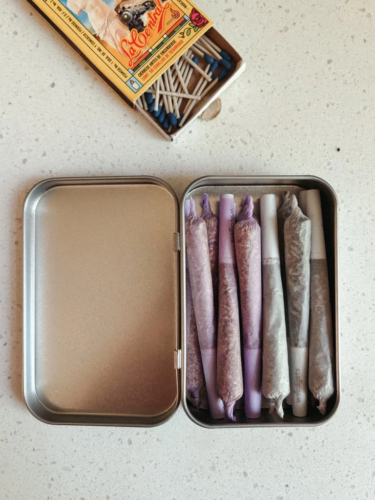 Kanna Smoke close-up — premium herbal pre-roll with Sceletium tortuosum