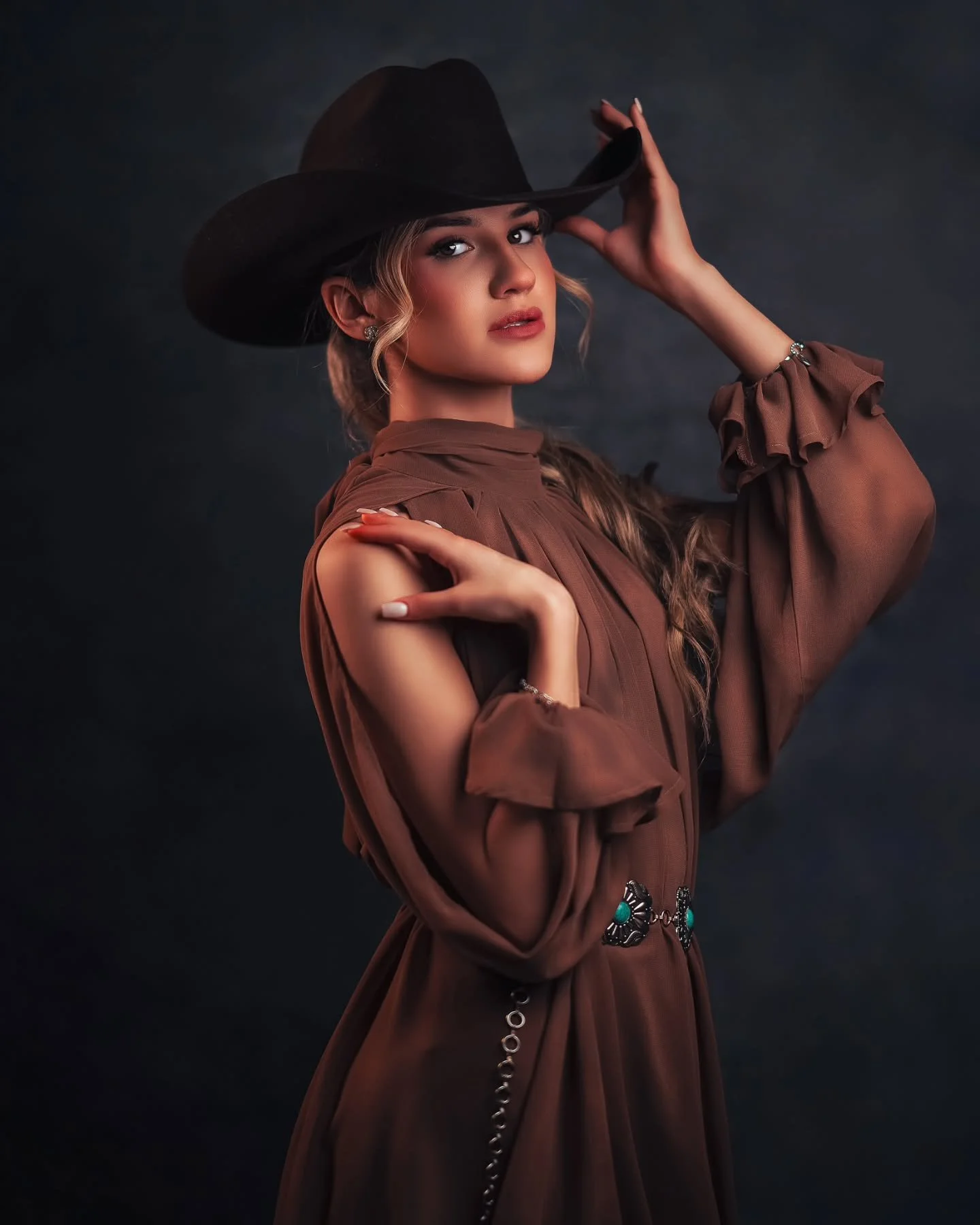 MODEL: N A L L E L @nallelycamposss
LOCATION : Studio 301 @studio301rgv

#portraitphotography #potraitshoot #potraitphoto #portrait #portraitperfection #instagood #instaphotographylovers #instaphoto #instavibes #instaphotographer #instaphotos #Instag