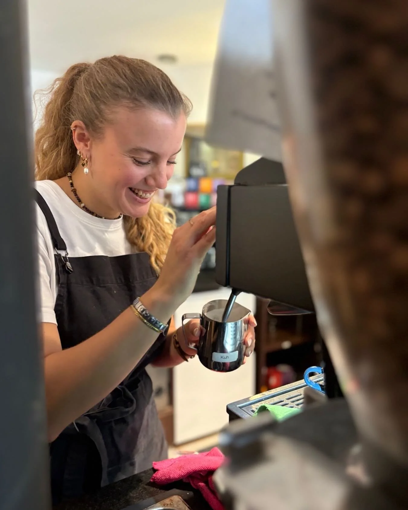 Wir freuen uns auf das Wochenende mit euch ☕️🤍

Unterbilk 
Sa // 8.30-18 Uhr 
So // 9.00-18 Uhr 

Flingern 
Sa // 8.30-18 Uhr 
So // 9.30-18 Uhr 

#coffeeshop #duesseldorf_de #specialtycoffee #barista