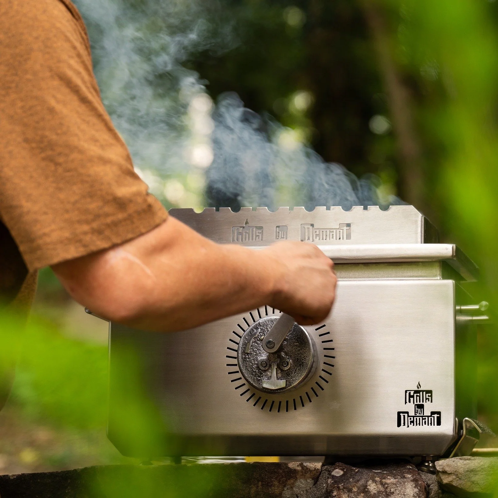 🚨🔥 Tabletop Yakitori - January Sale 🔥🚨
From today through January
(or while inventory lasts):
&bull; 10% on units without a fan
&bull; 15% on units with a fan
Same craftsmanship.
Same fire.
Just an intentional window.
If Santa missed it this year