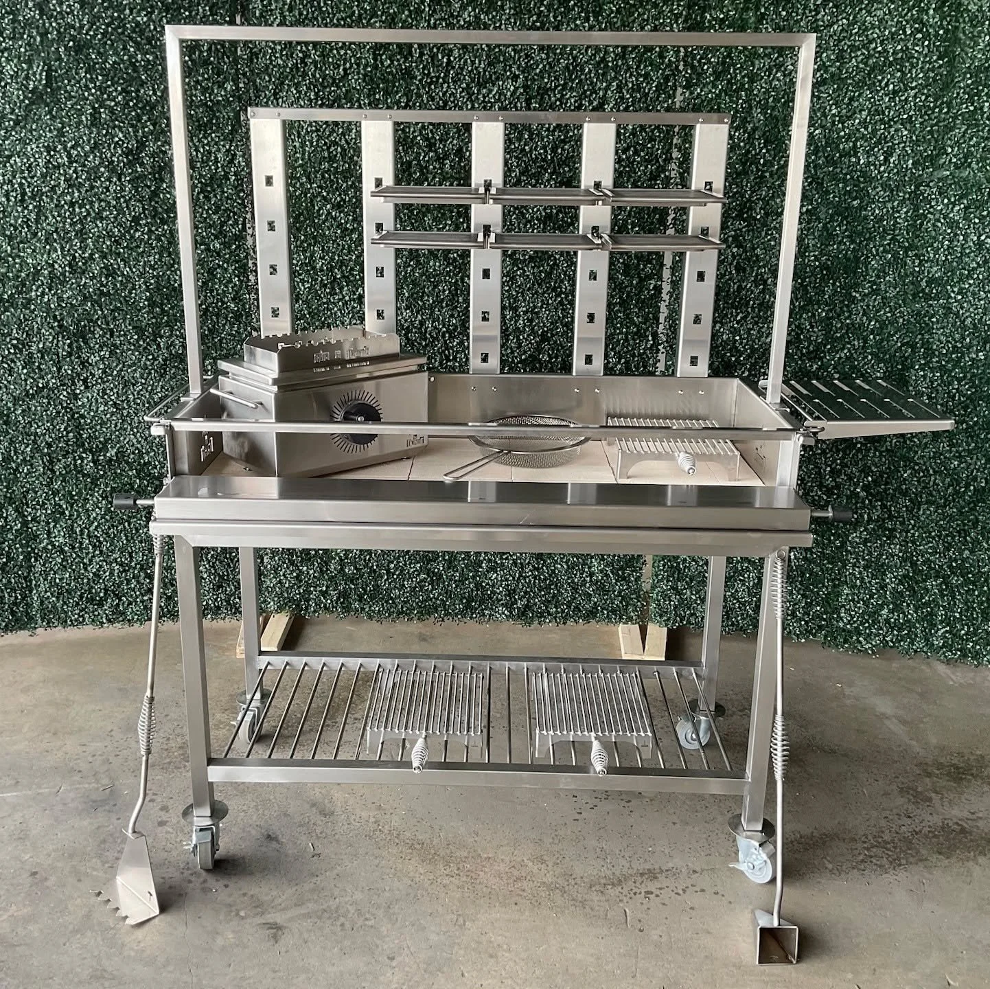 Most live-fire setups slow you down.
Too many pieces. Not enough flexibility. Nowhere to put anything.
This one fixes that.

The new TRIPLE MINI, built with speed rack walls, top connector, and fits all your essential hand tools and other mini grill 