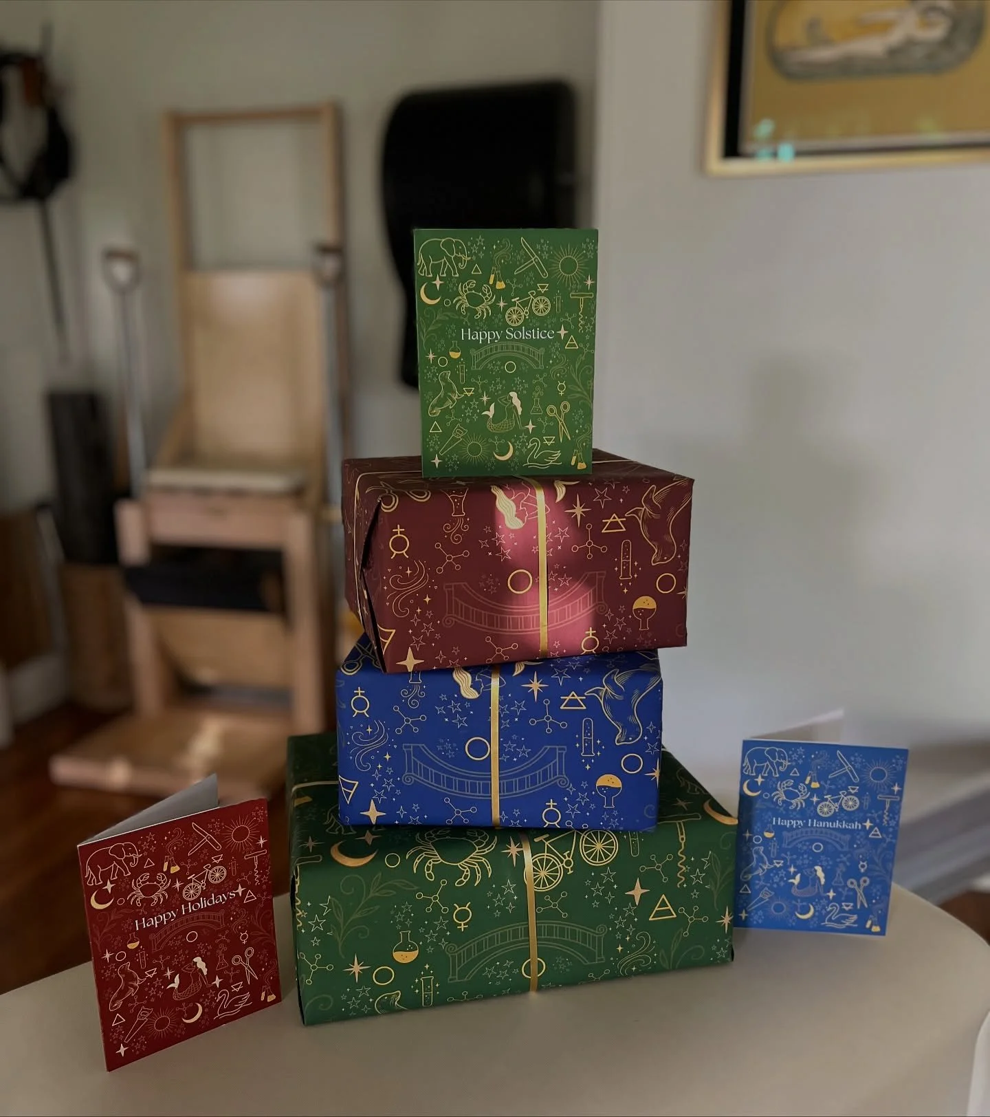 ✨ The Pilates Alchemist Holiday has arrived ✨

Where Pilates meets paper &mdash; and gifting becomes an art form 🖼️

Cards + wrapping paper in three designs
to share your love of Pilates and the season 💌

Fun fact: Before I was a scientist or a Pil
